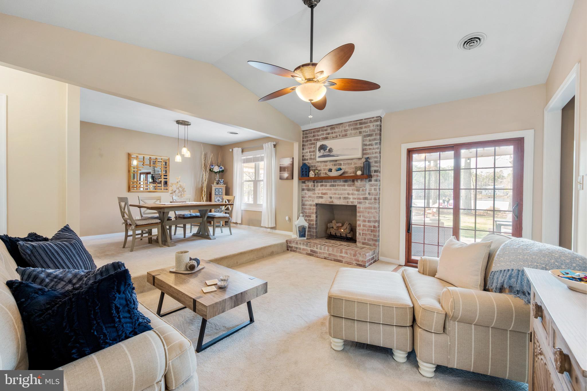 LAKE CAROLINE - Residential