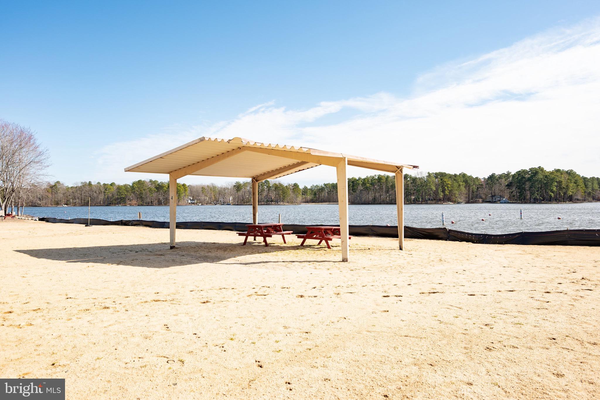 LAKE CAROLINE - Residential