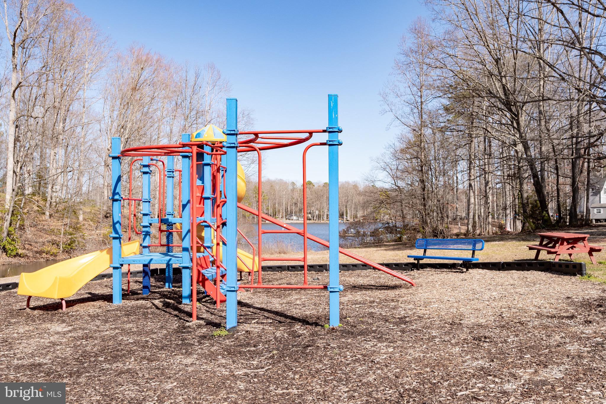 LAKE CAROLINE - Residential