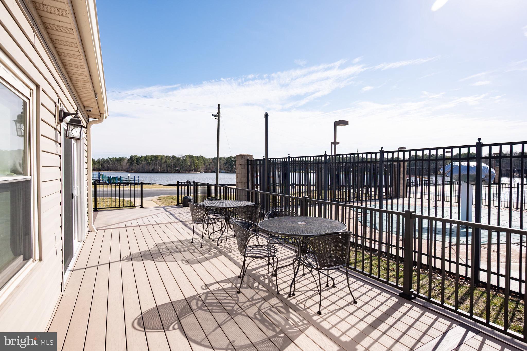 LAKE CAROLINE - Residential