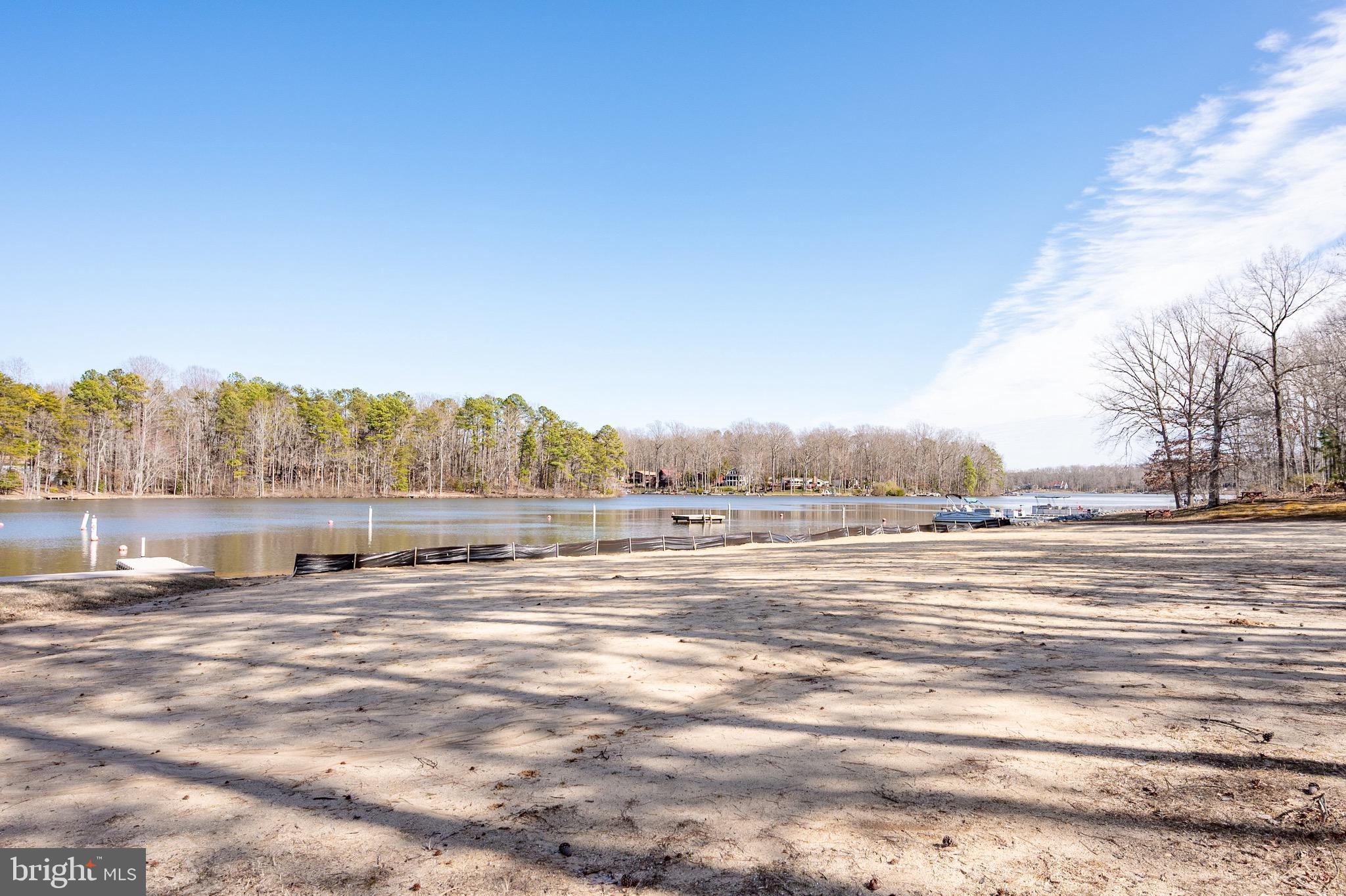 LAKE CAROLINE - Residential