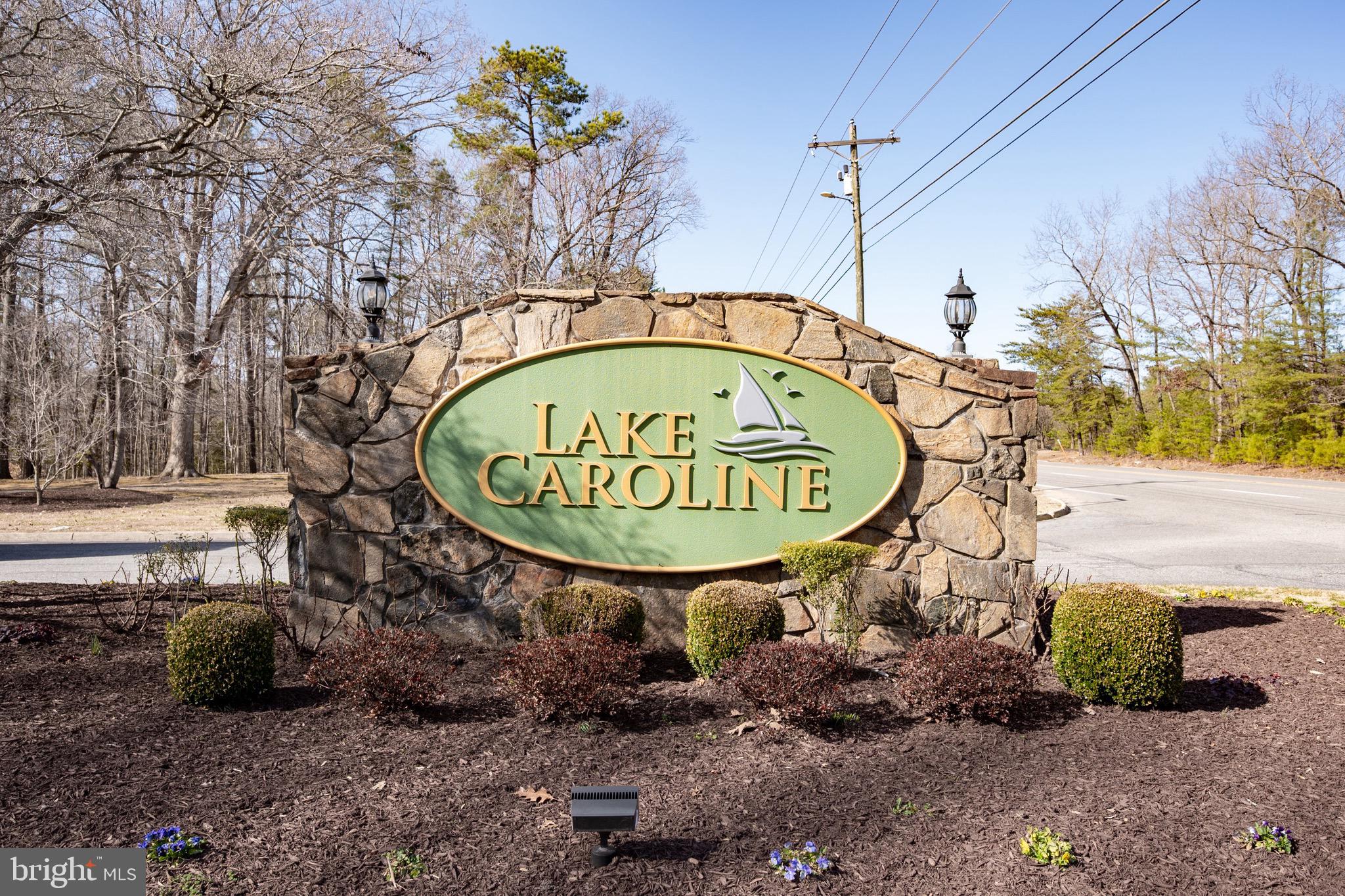 LAKE CAROLINE - Residential