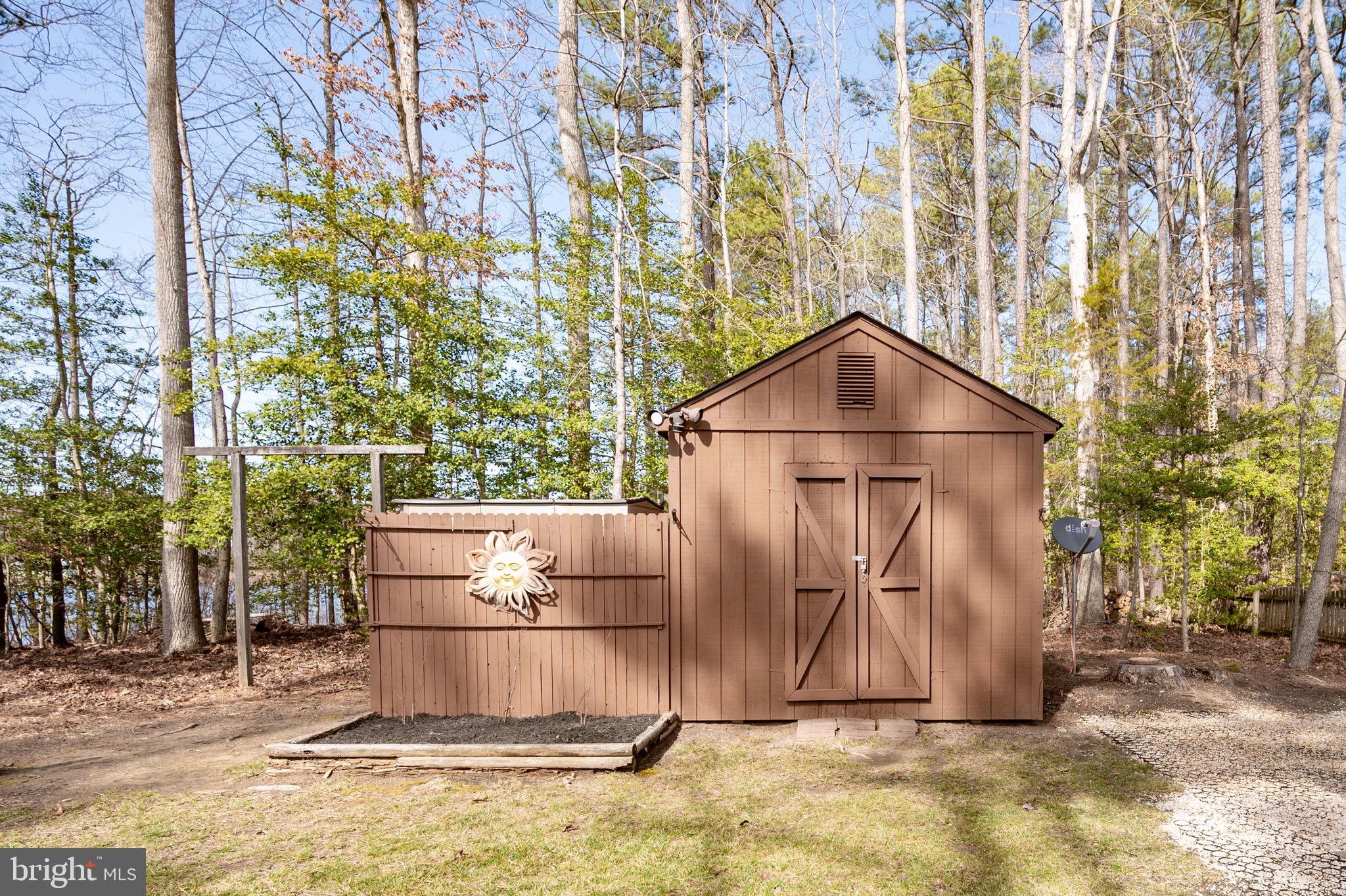 LAKE CAROLINE - Residential