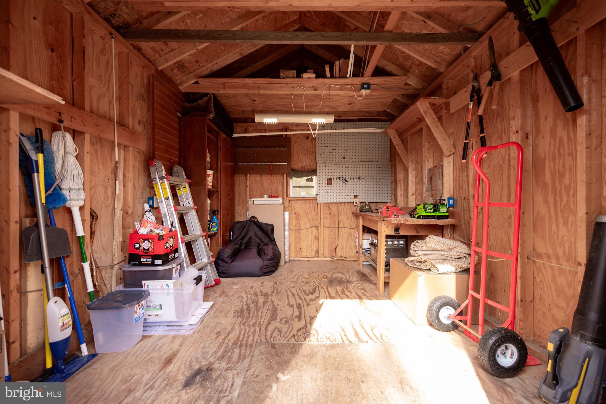 LAKE CAROLINE - Residential