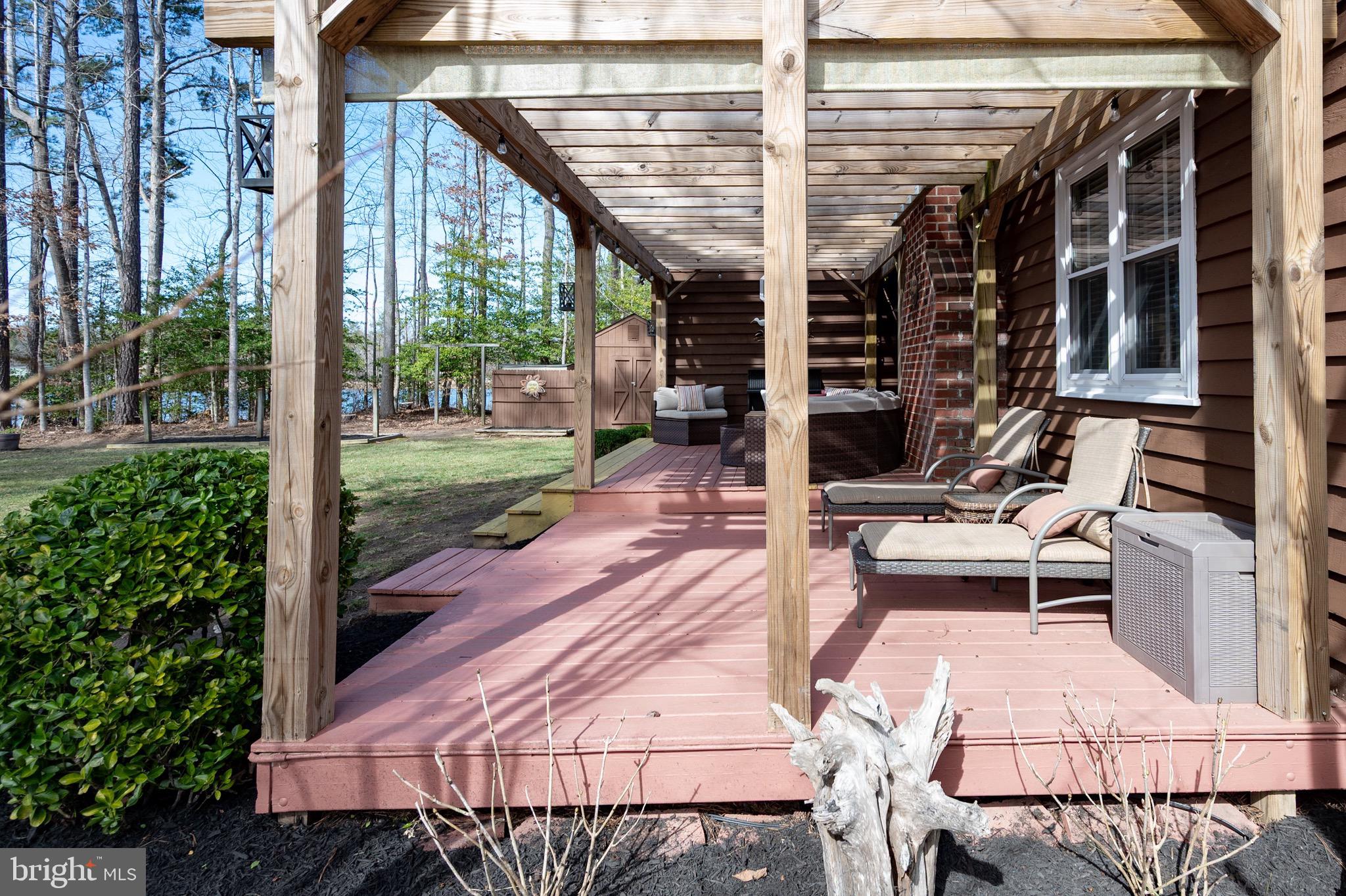 LAKE CAROLINE - Residential