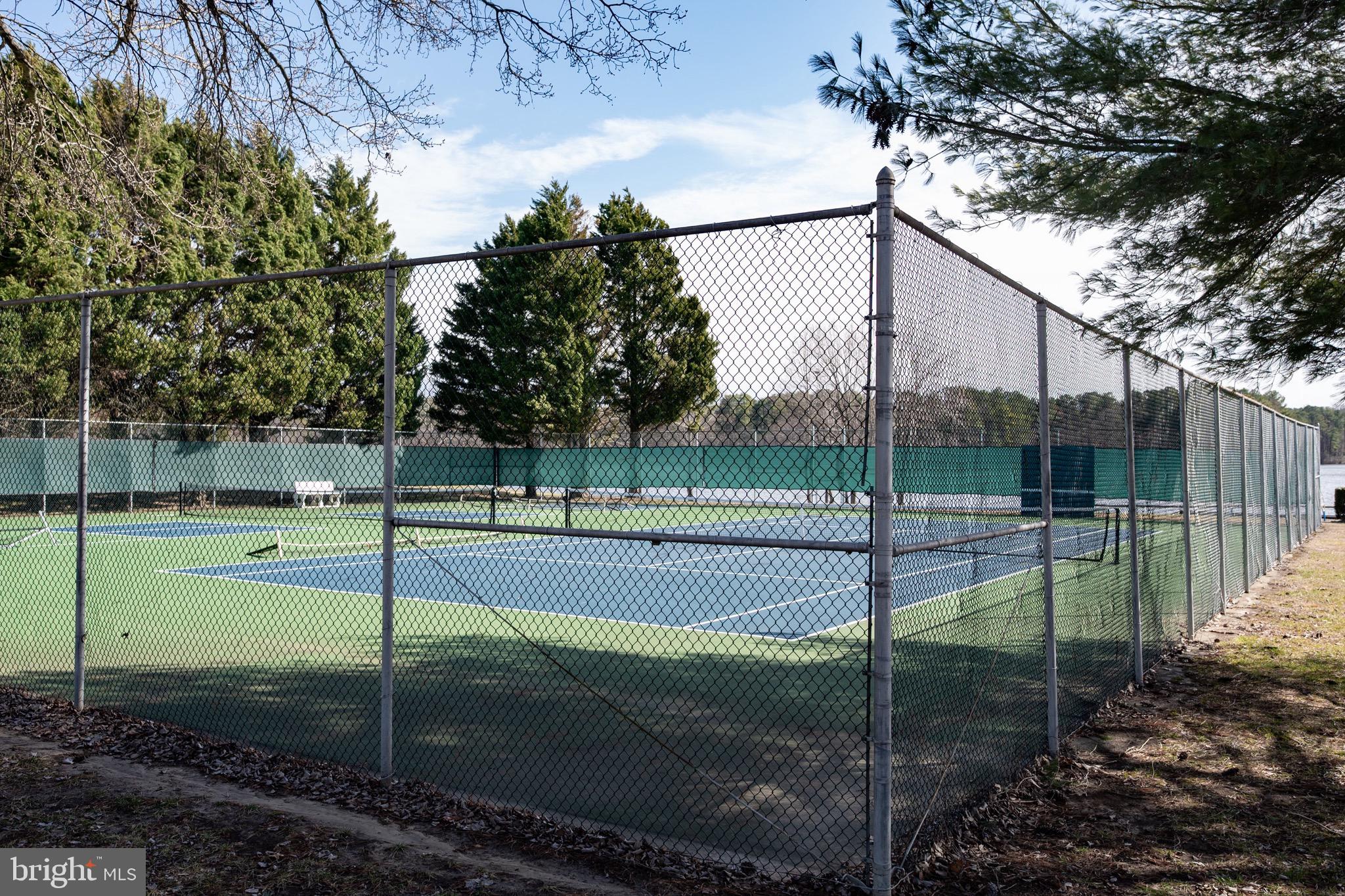 LAKE CAROLINE - Residential