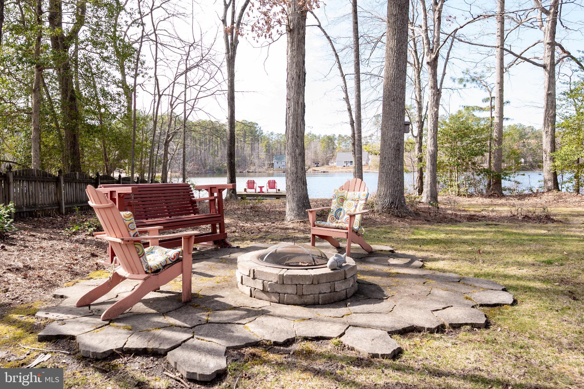 LAKE CAROLINE - Residential