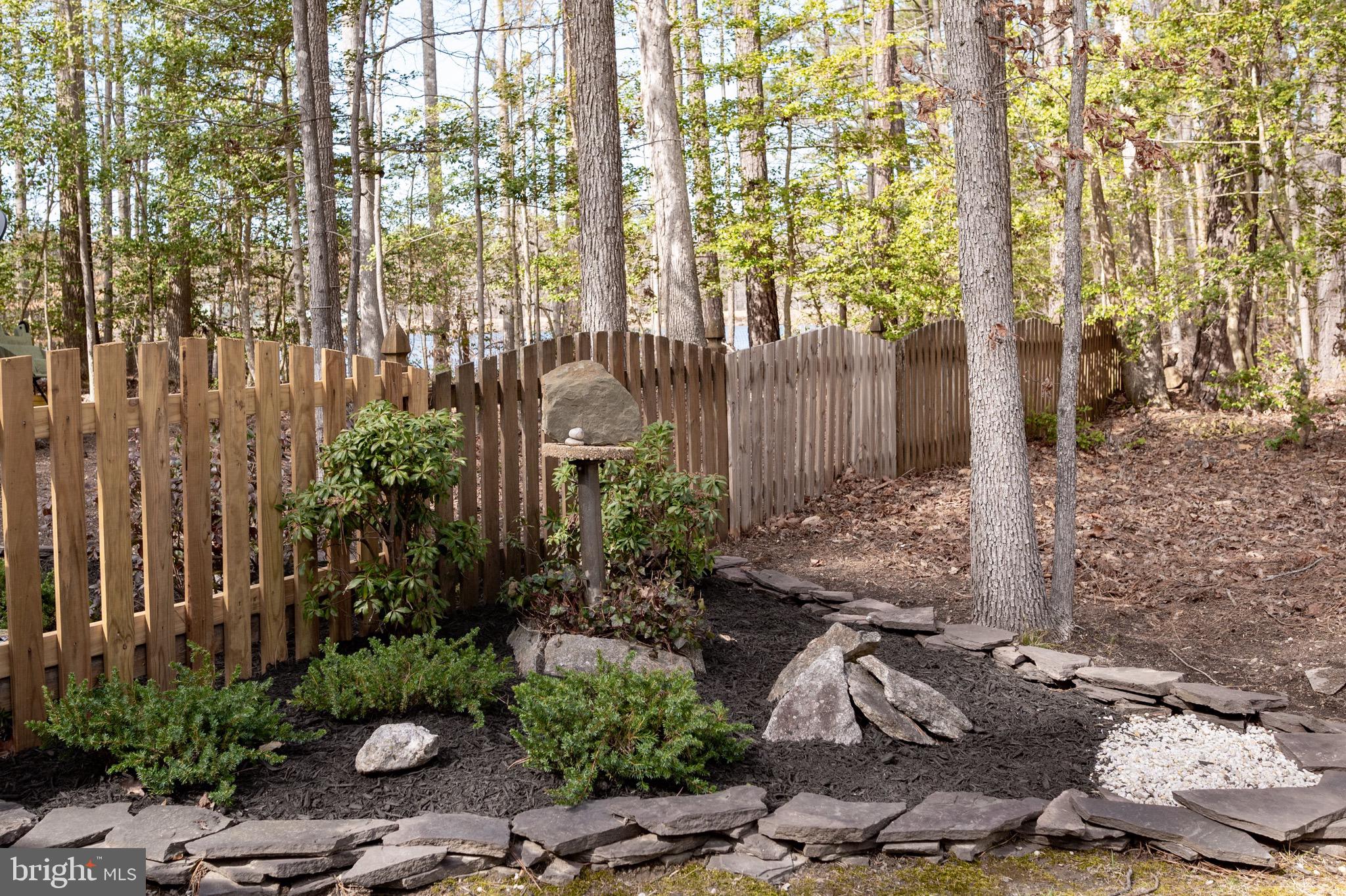 LAKE CAROLINE - Residential