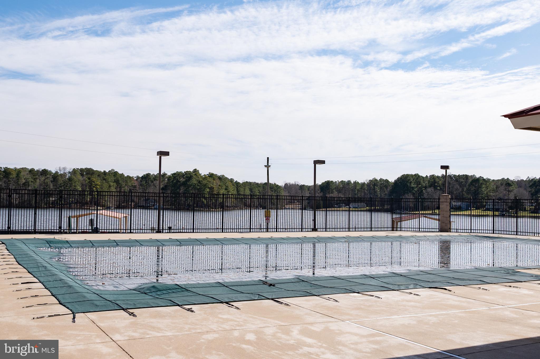 LAKE CAROLINE - Residential