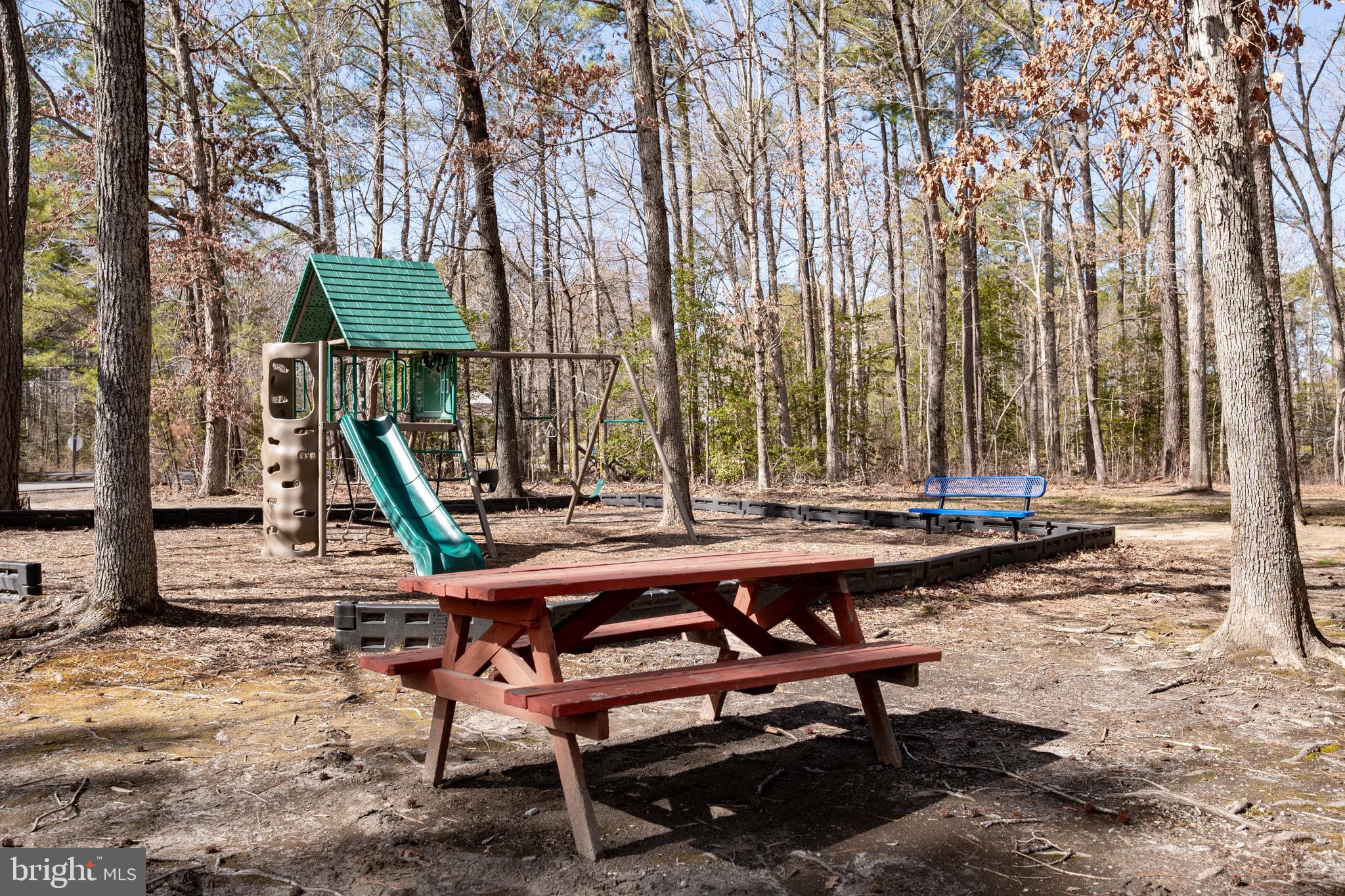 LAKE CAROLINE - Residential