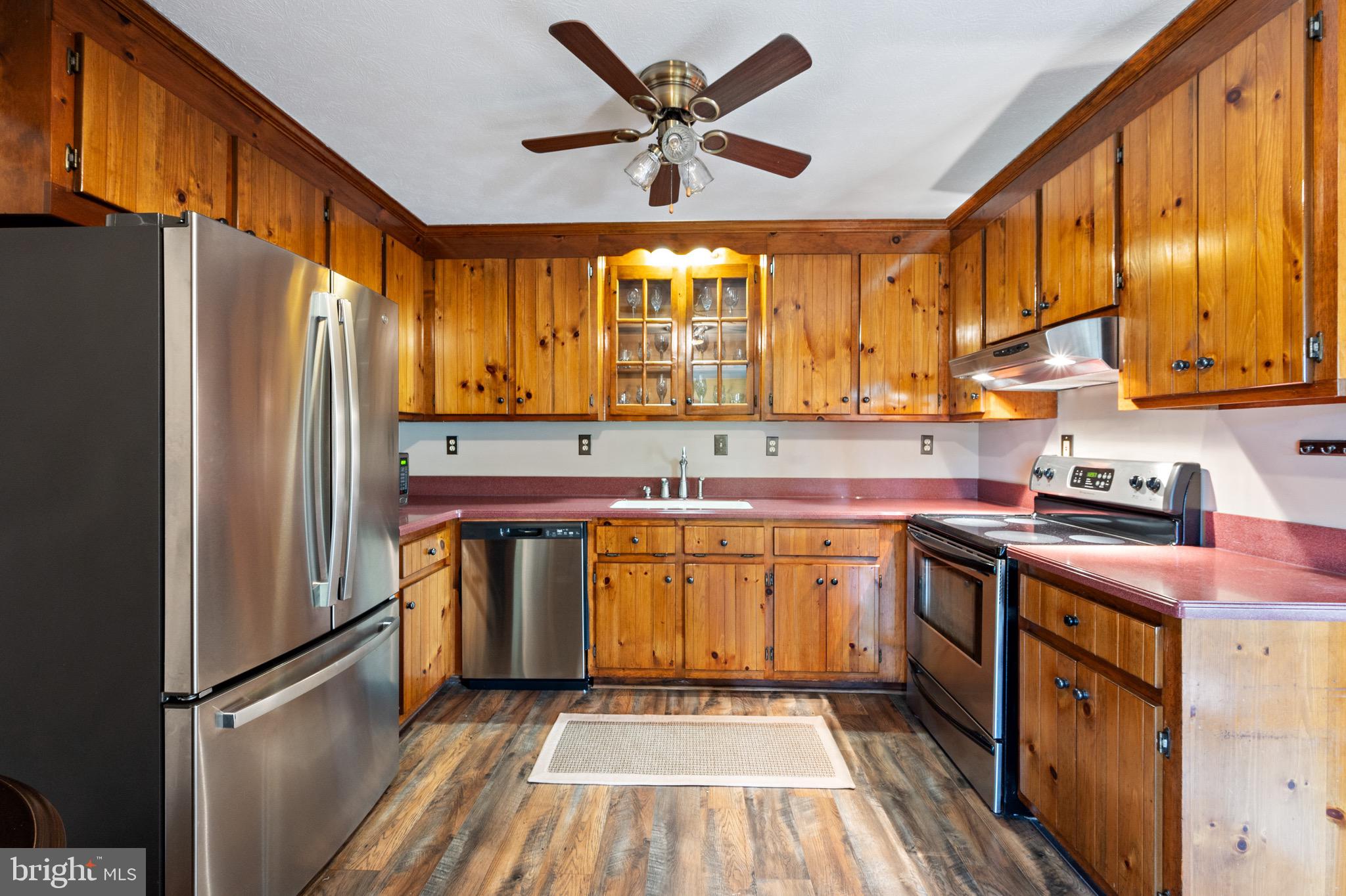 LAKE CAROLINE - Residential