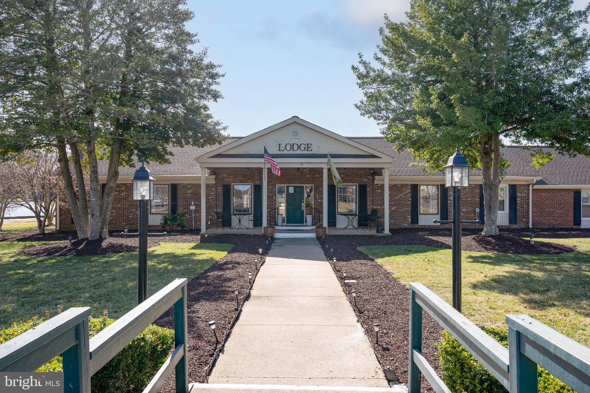 LAKE CAROLINE - Residential