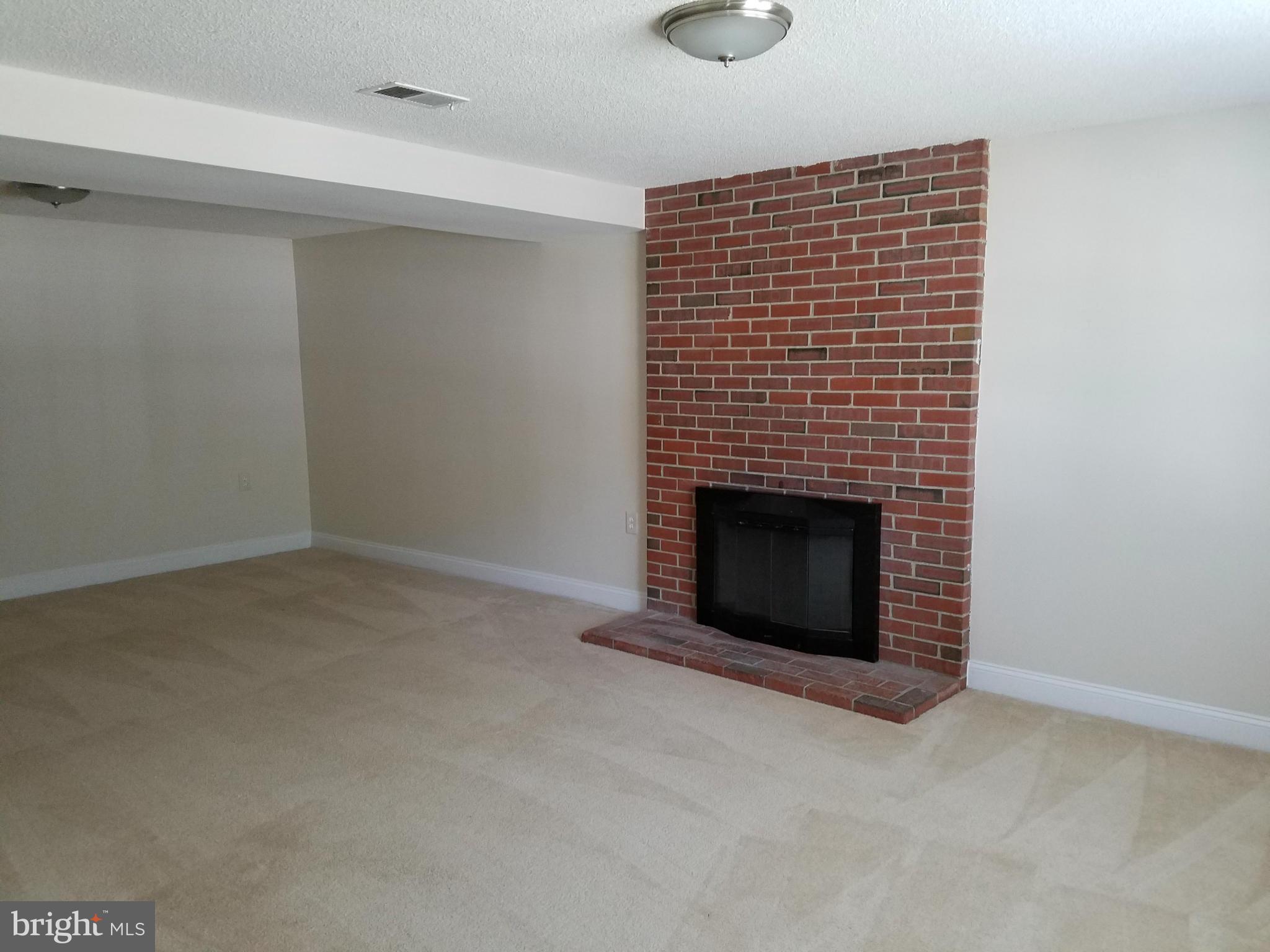 DALE CITY - Residential Lease