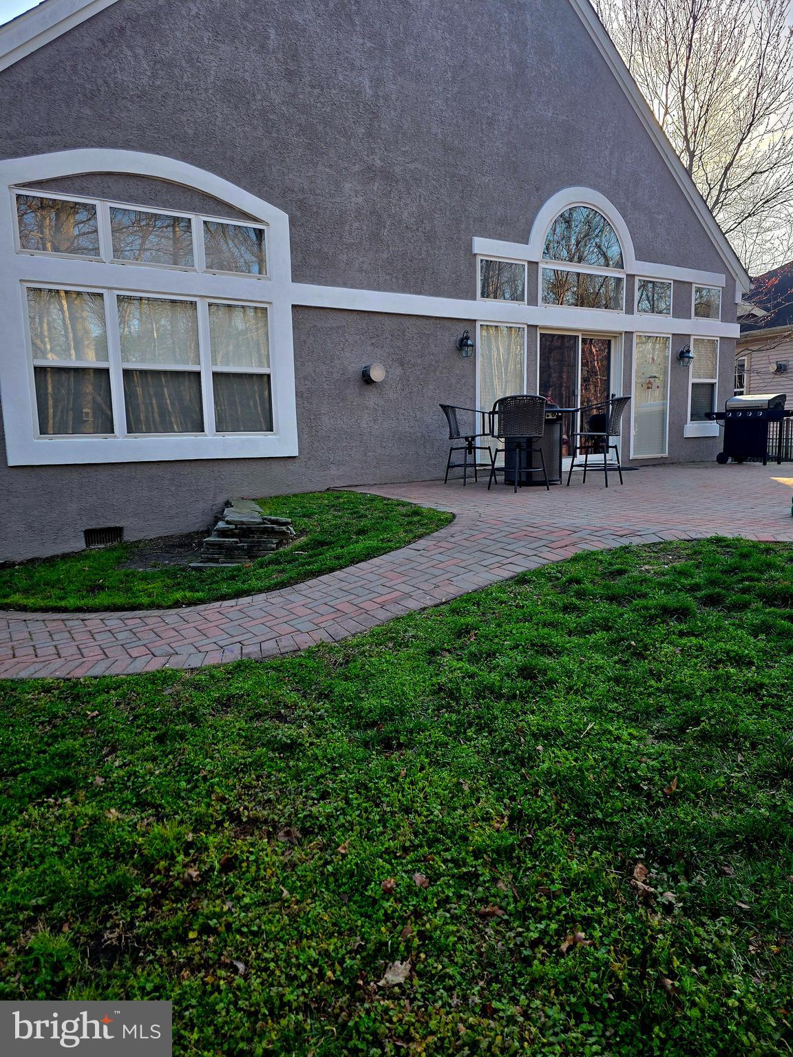 675 COUNTRY CLUB DRIVE