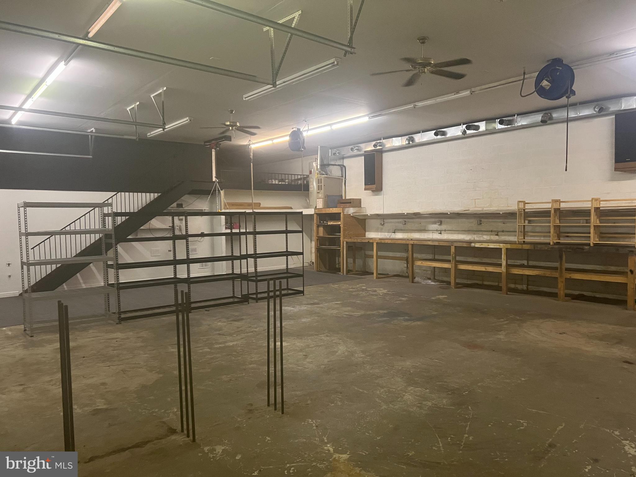 LAKE SHORE - Residential