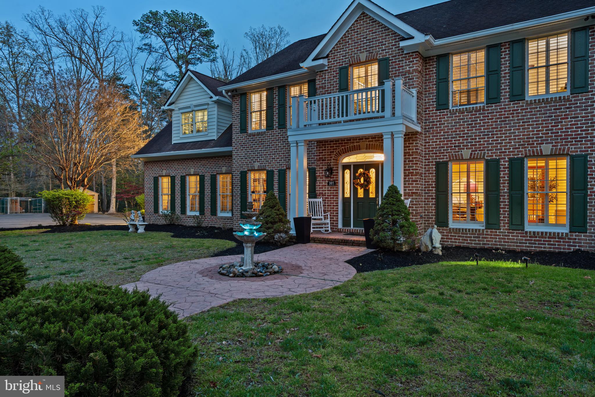 LAKE SHORE - Residential