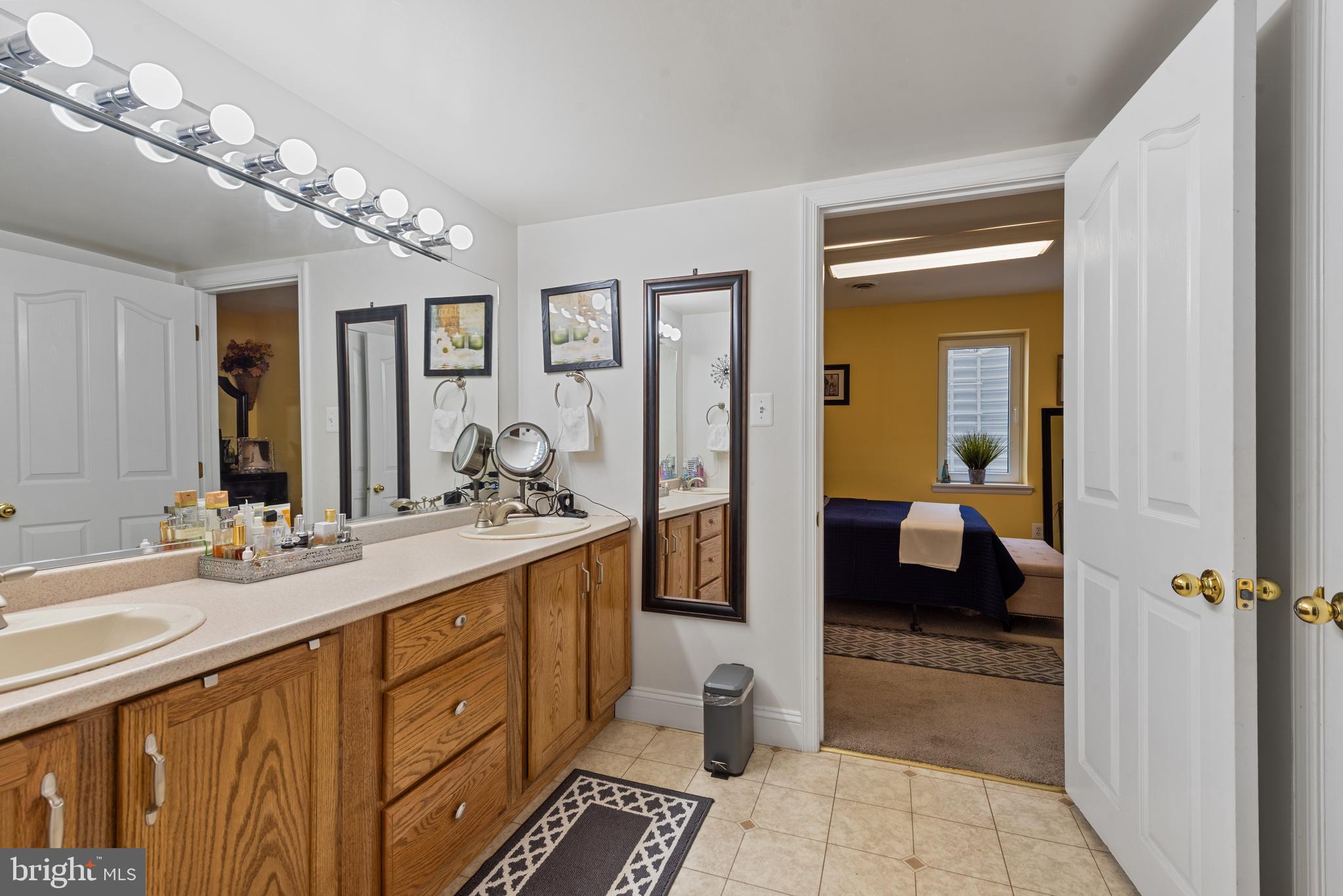 LAKE SHORE - Residential