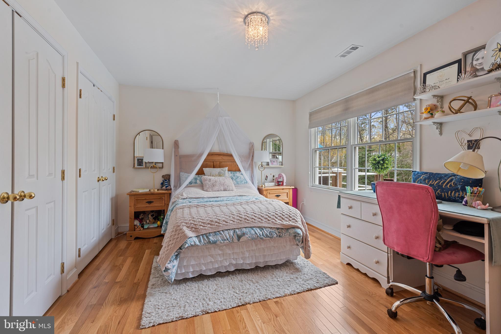 LAKE SHORE - Residential