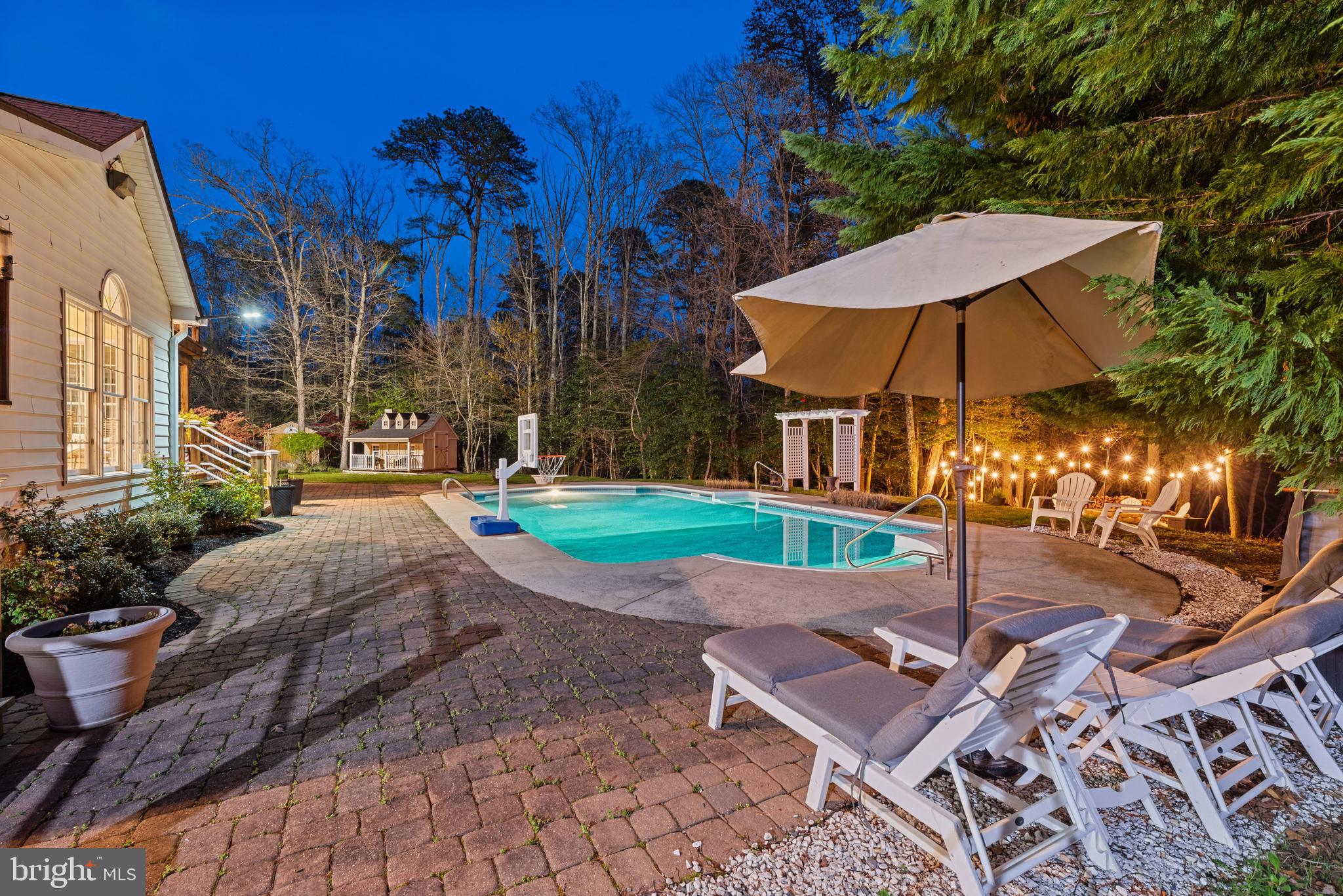 LAKE SHORE - Residential