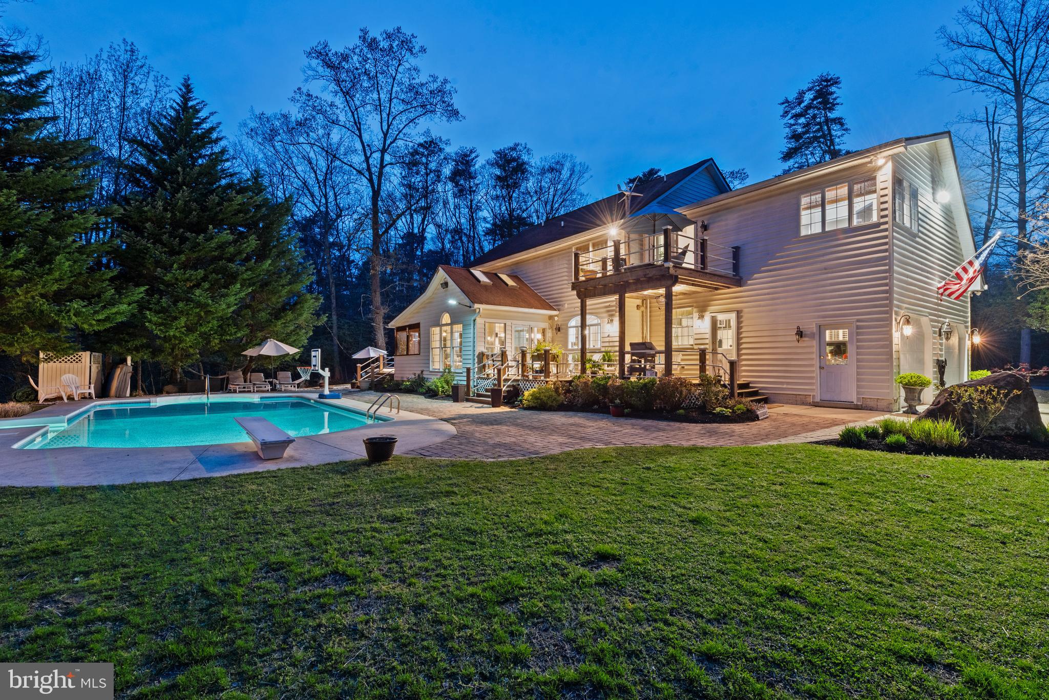 LAKE SHORE - Residential