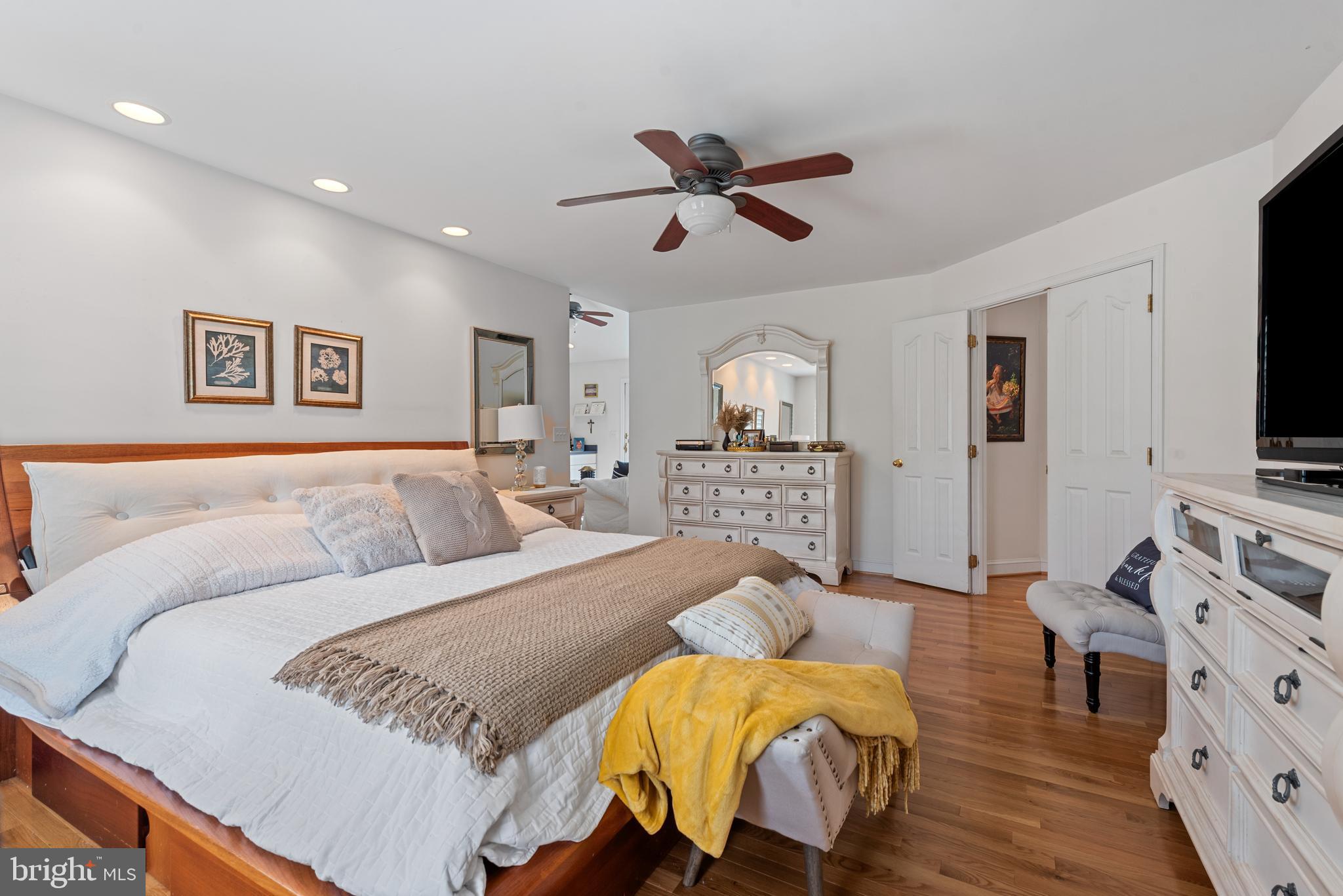 LAKE SHORE - Residential