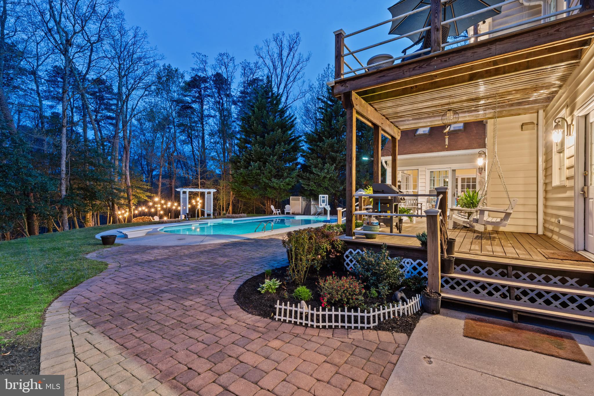 LAKE SHORE - Residential