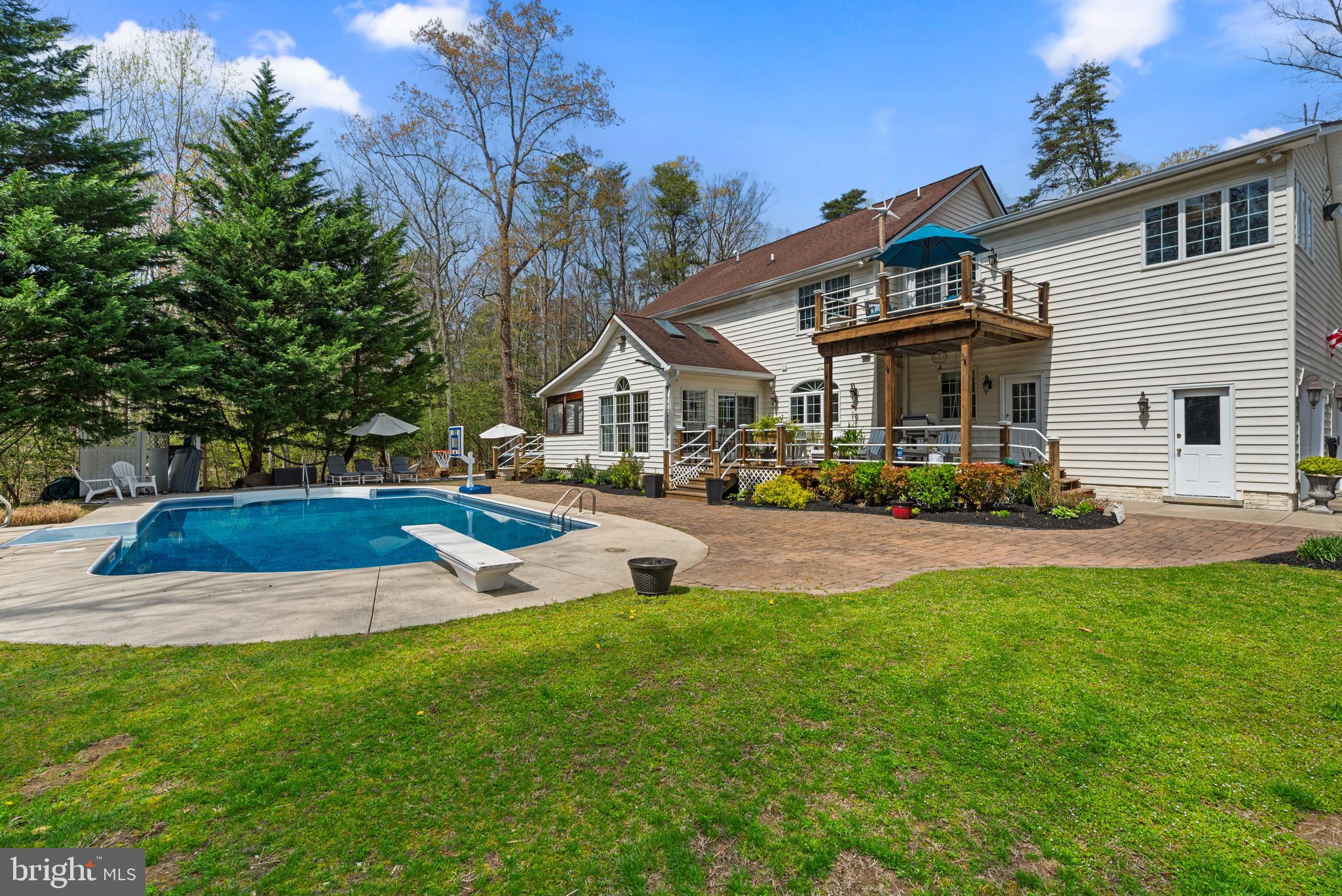 LAKE SHORE - Residential