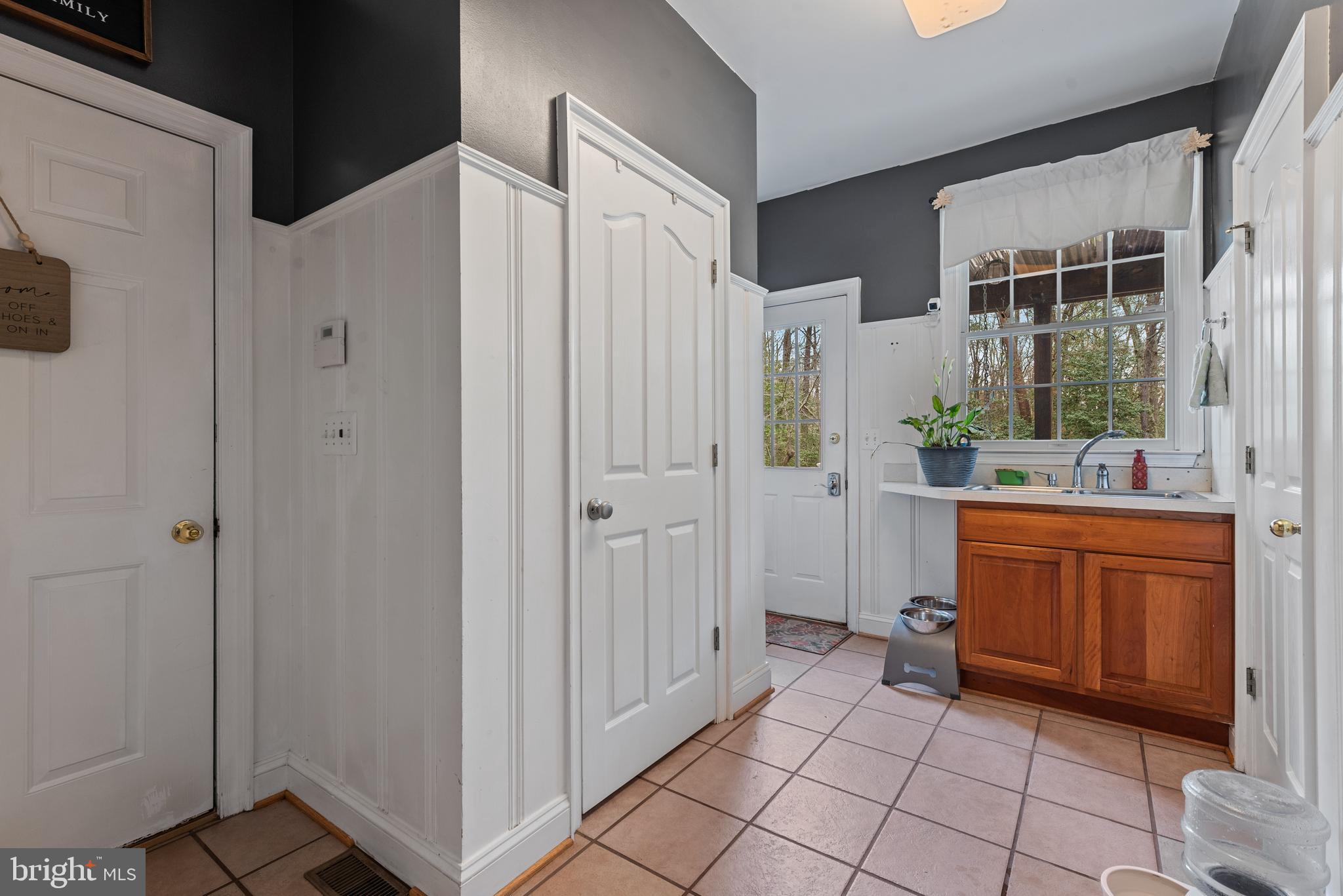 LAKE SHORE - Residential