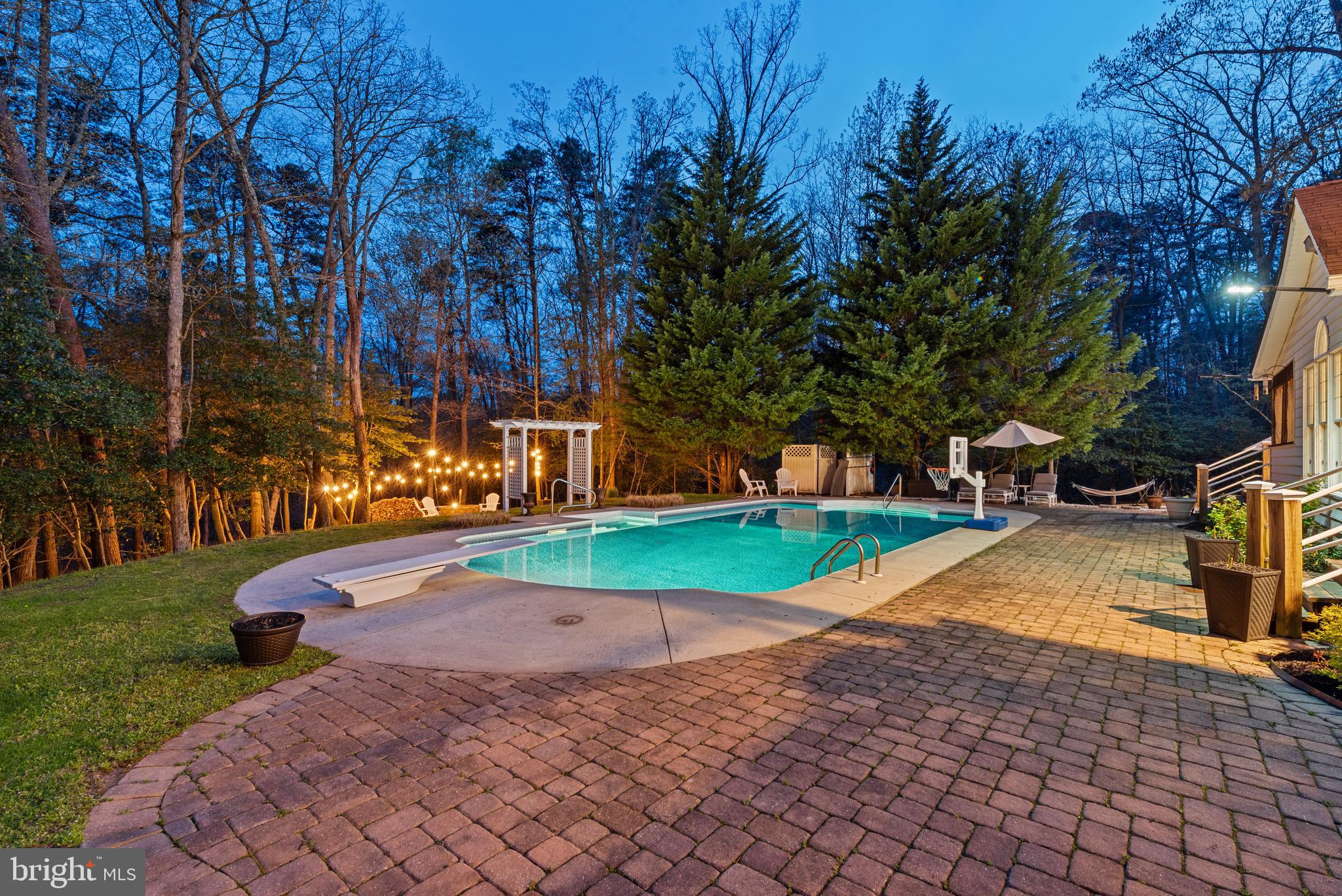 LAKE SHORE - Residential