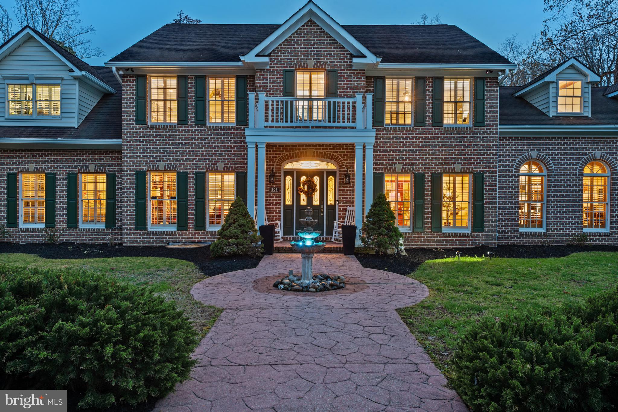 LAKE SHORE - Residential