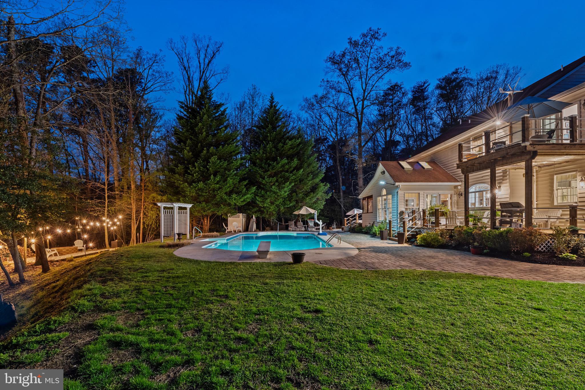 LAKE SHORE - Residential