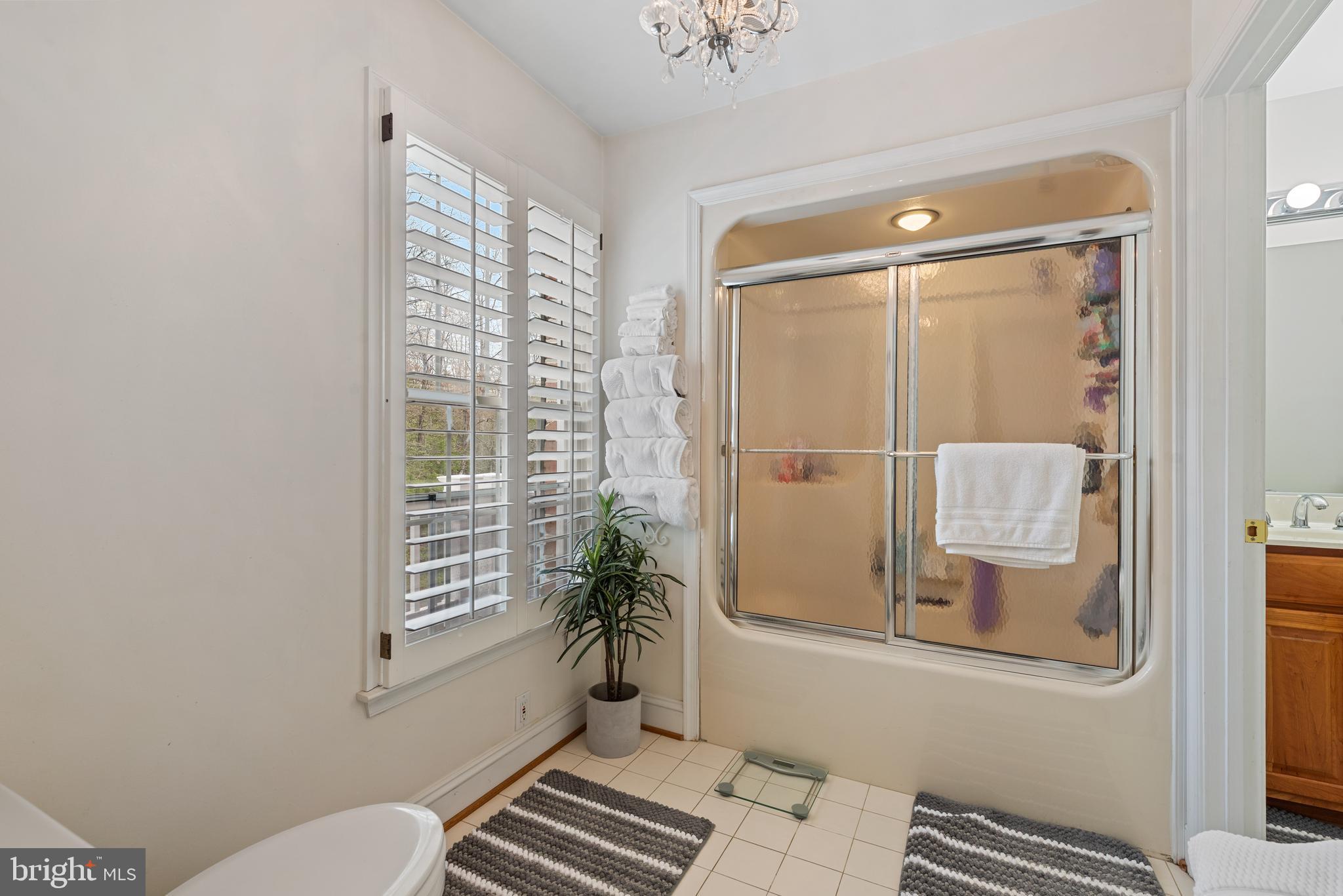 LAKE SHORE - Residential