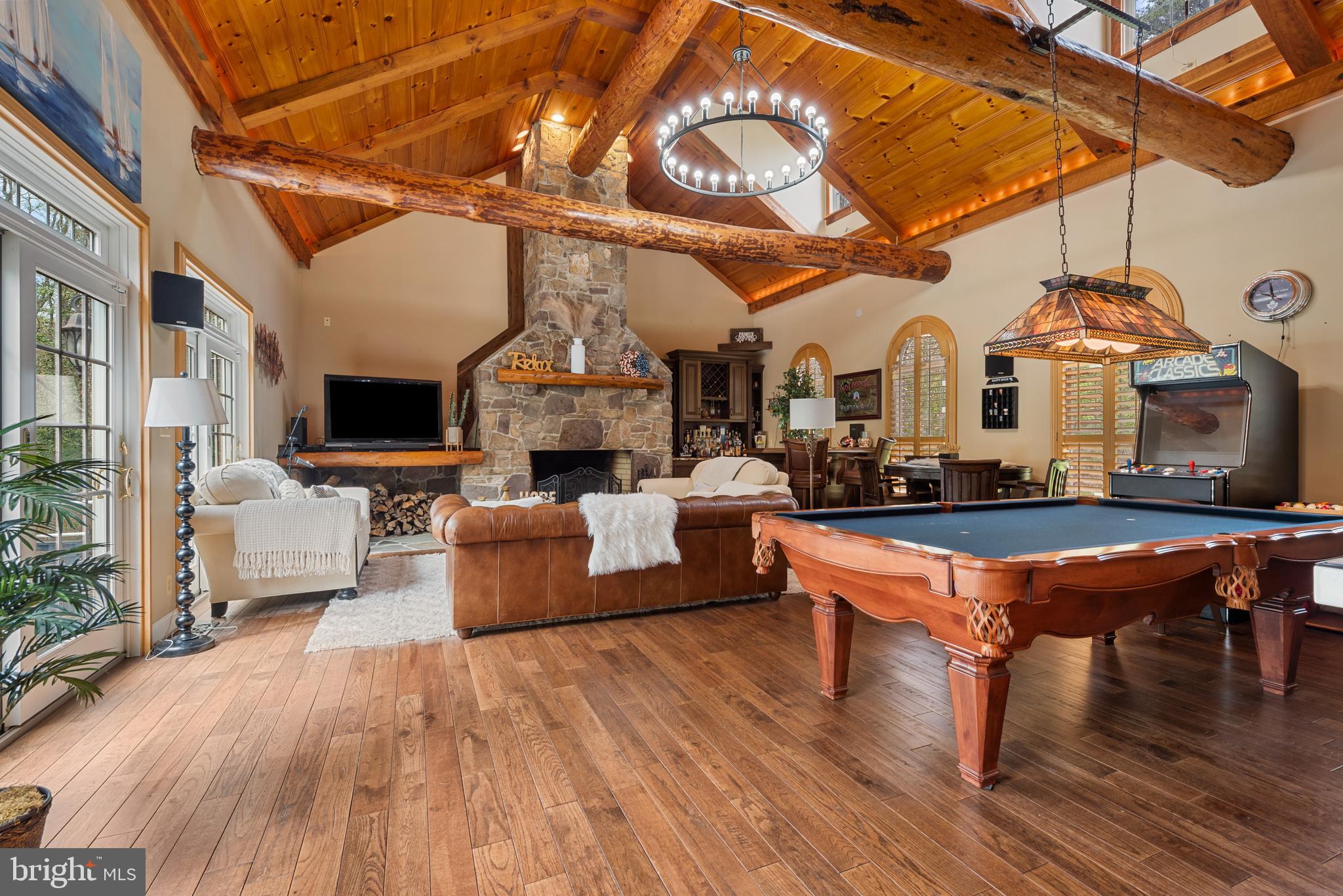 LAKE SHORE - Residential