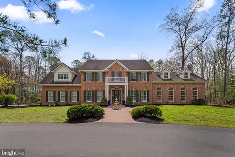 301 Sturtons Lane, Pasadena, MD MLS: MDAA2111816