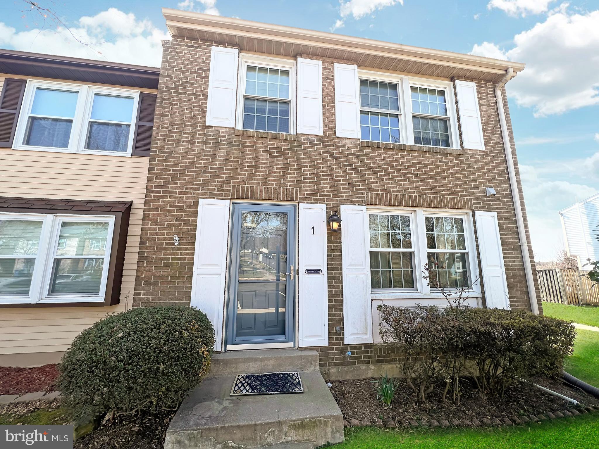 FLOWER HILL - Residential