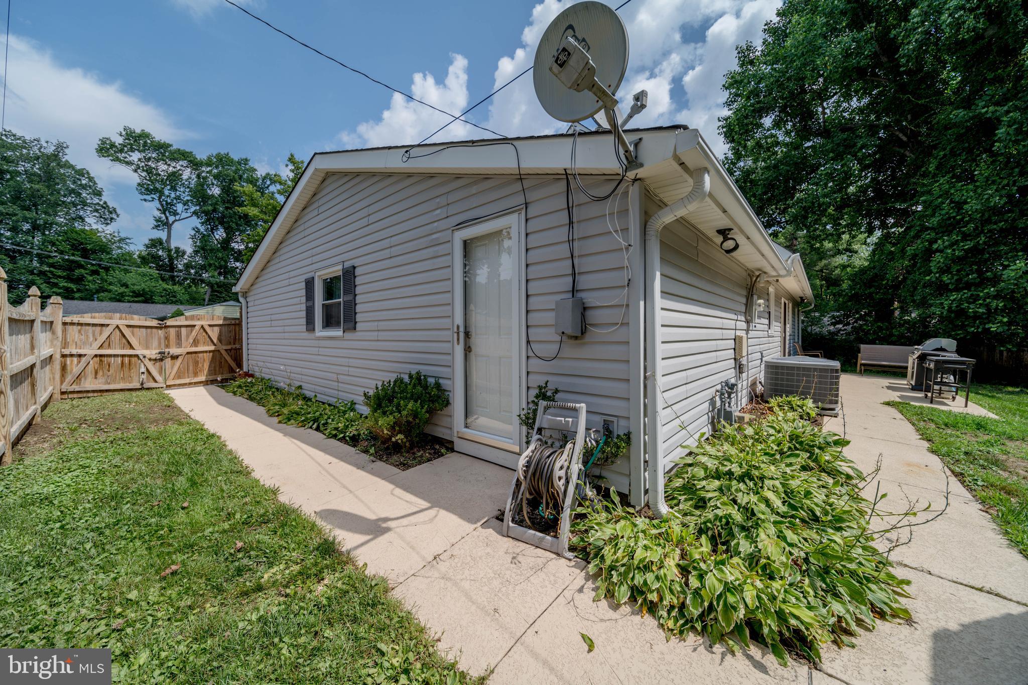 YORKTOWN - Residential