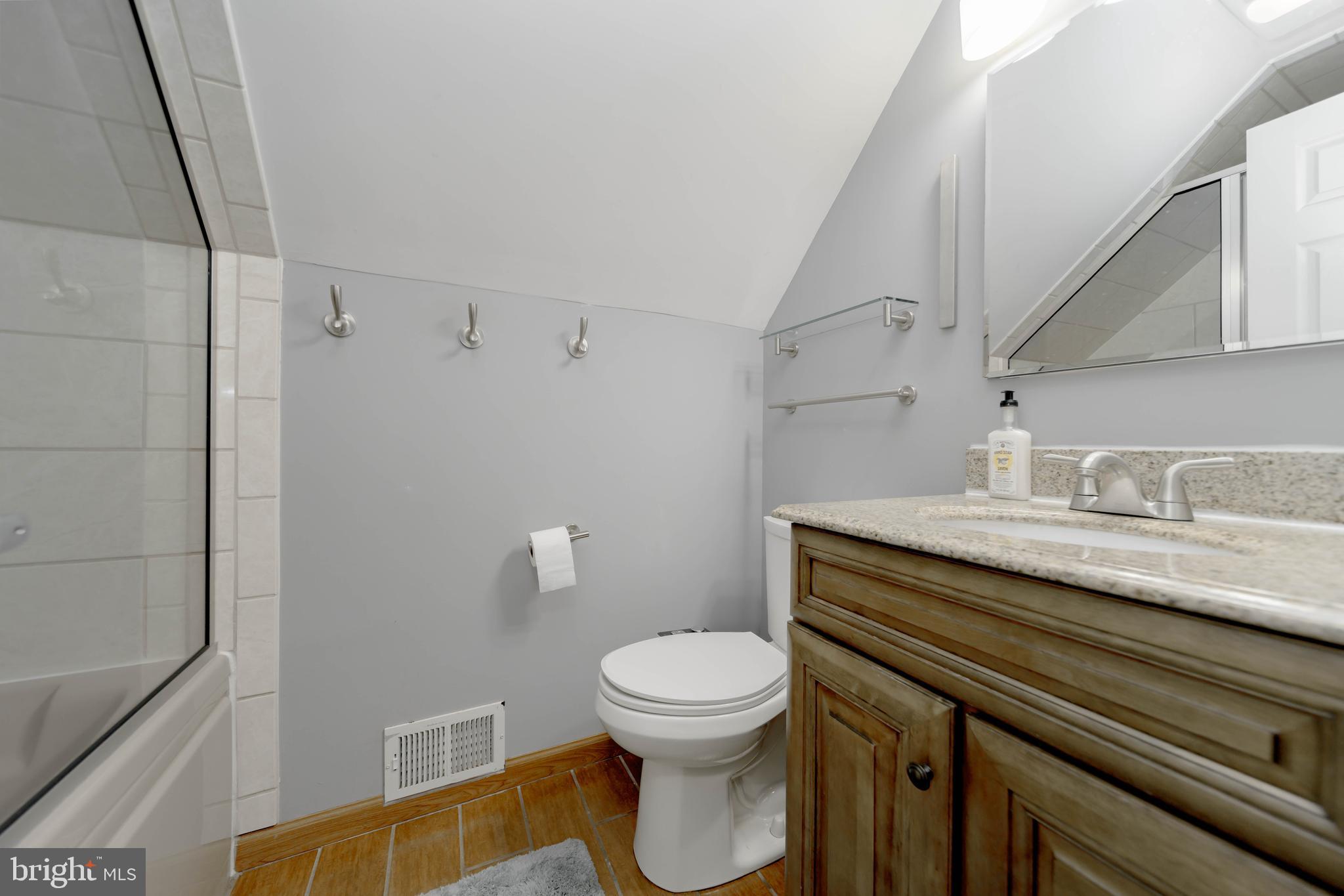 YORKTOWN - Residential