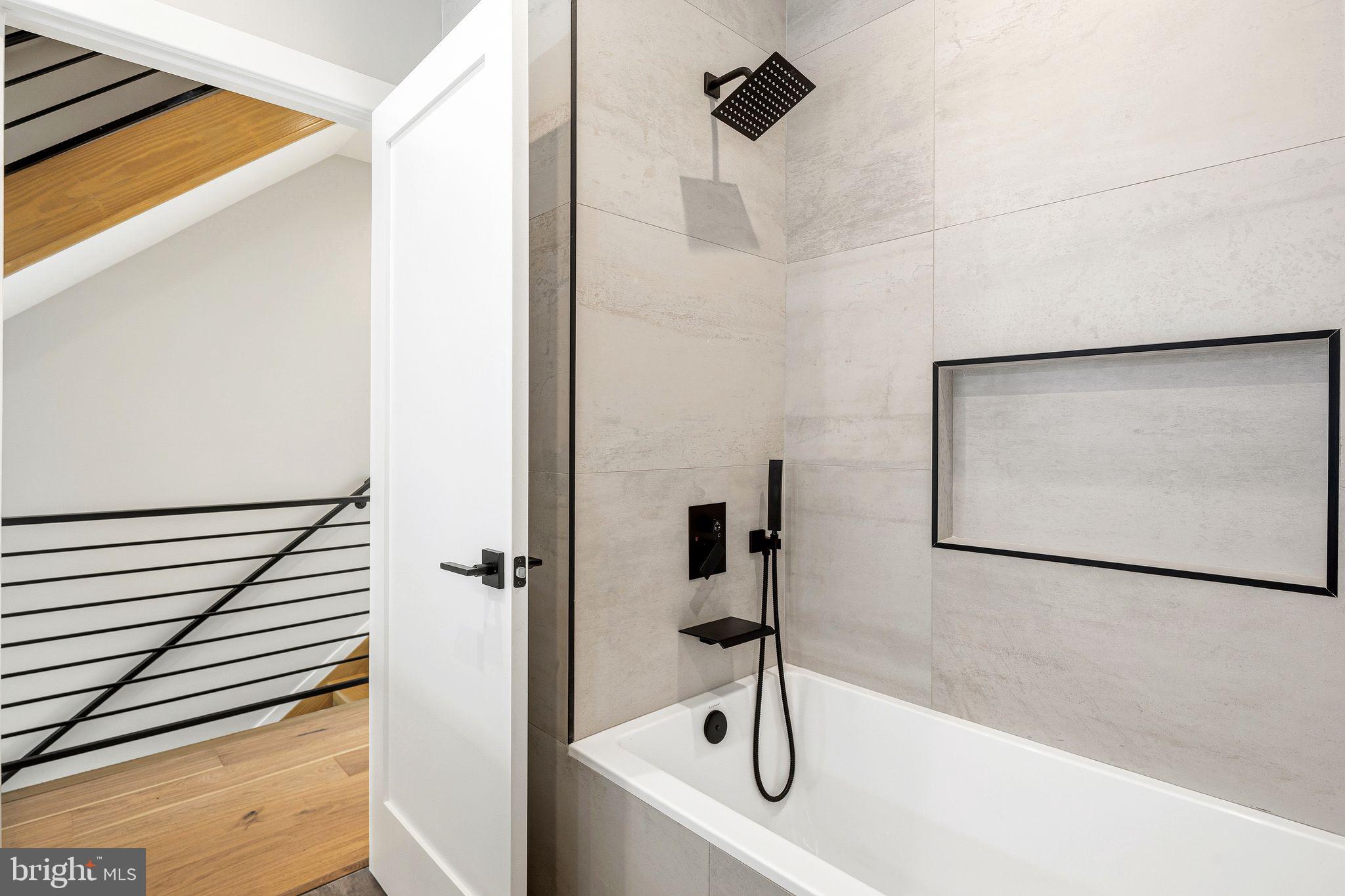 PORT RICHMOND - Residential