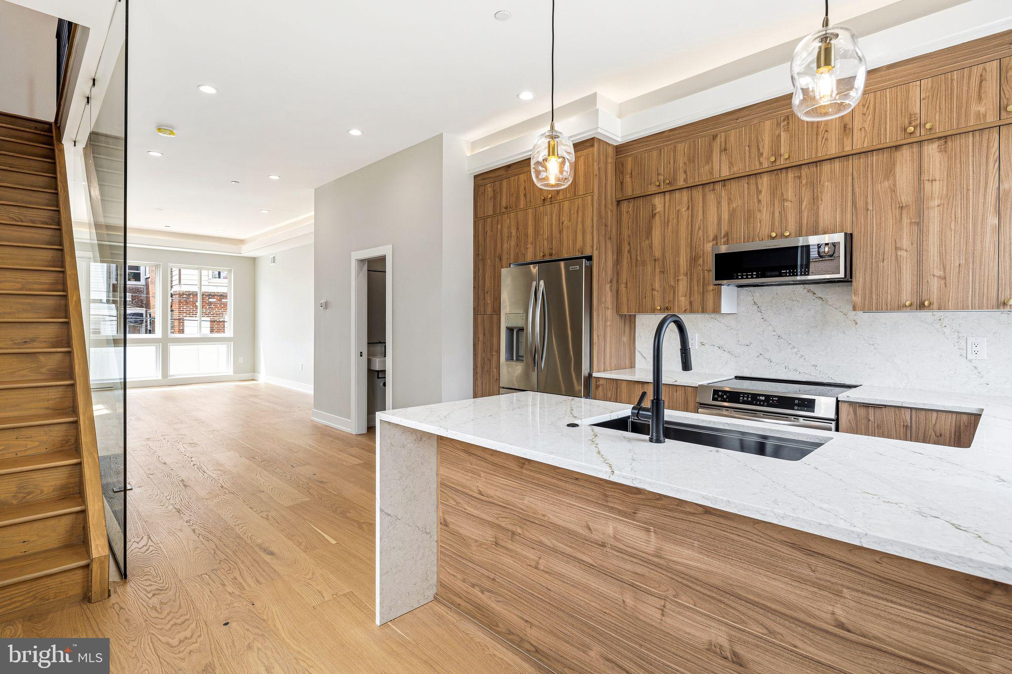 PORT RICHMOND - Residential