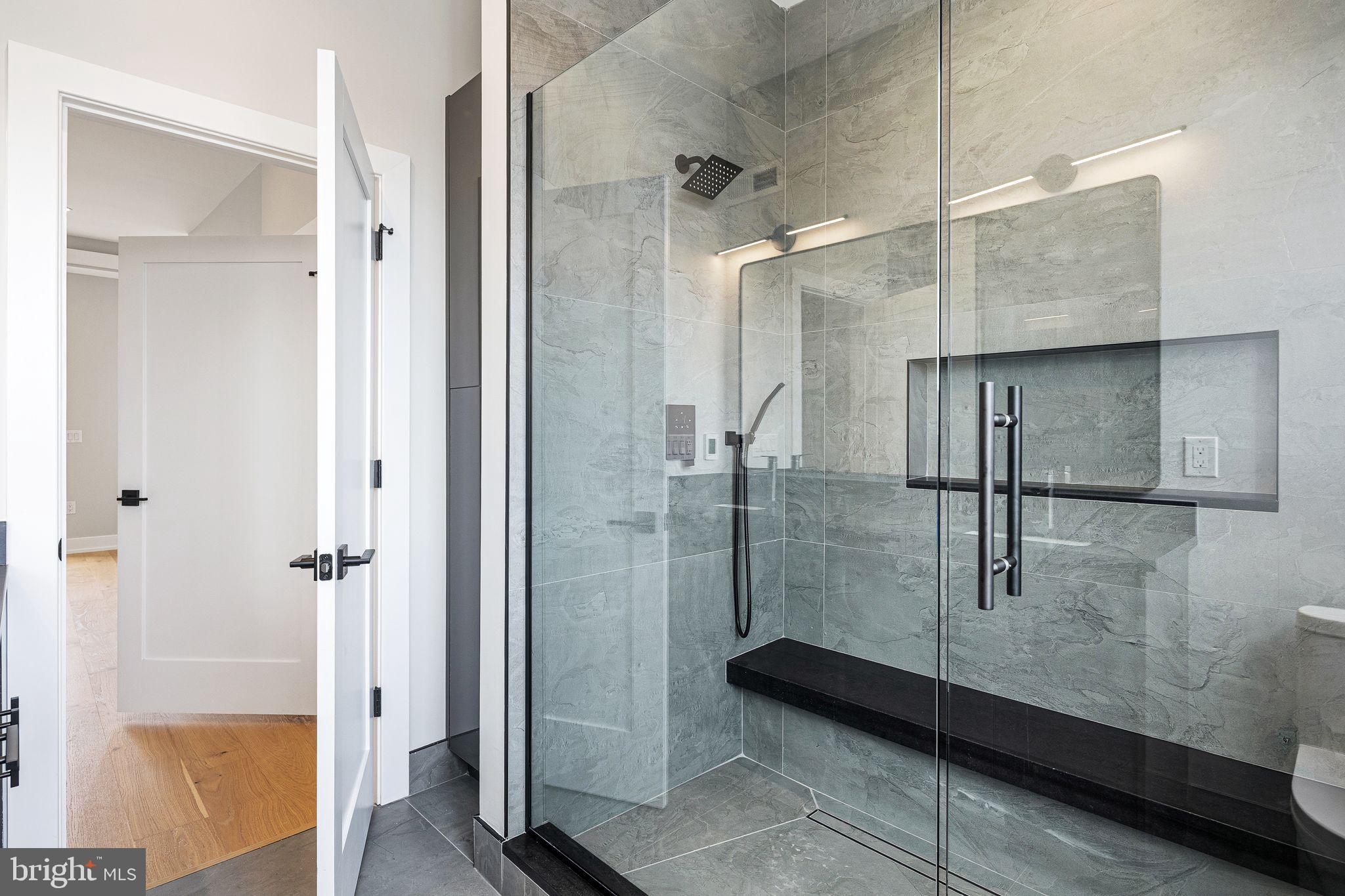 PORT RICHMOND - Residential