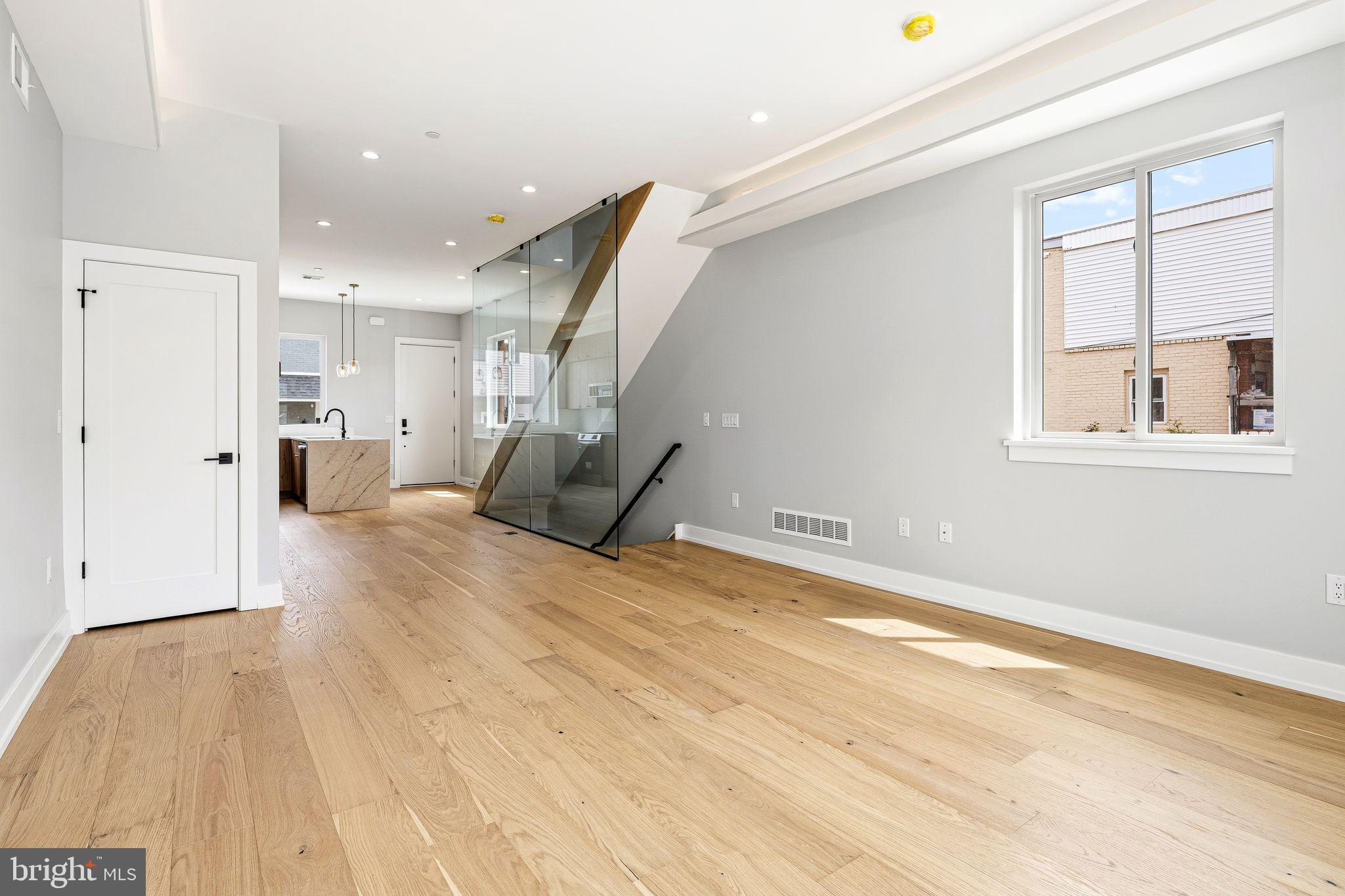 PORT RICHMOND - Residential