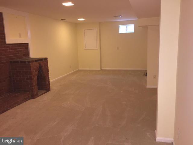 CONDON MANOR OF MCLEAN - Residential Lease