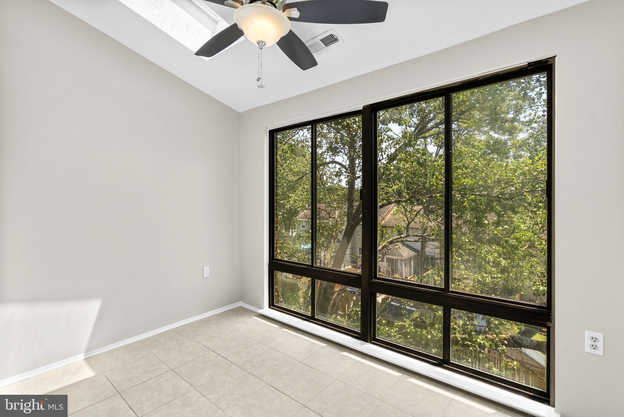 FARMINGDALE - Residential