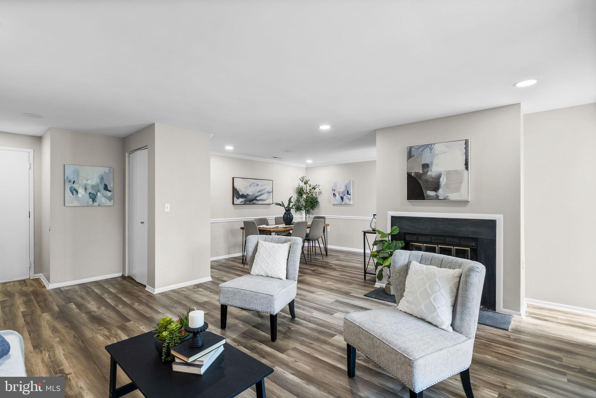 FARMINGDALE - Residential