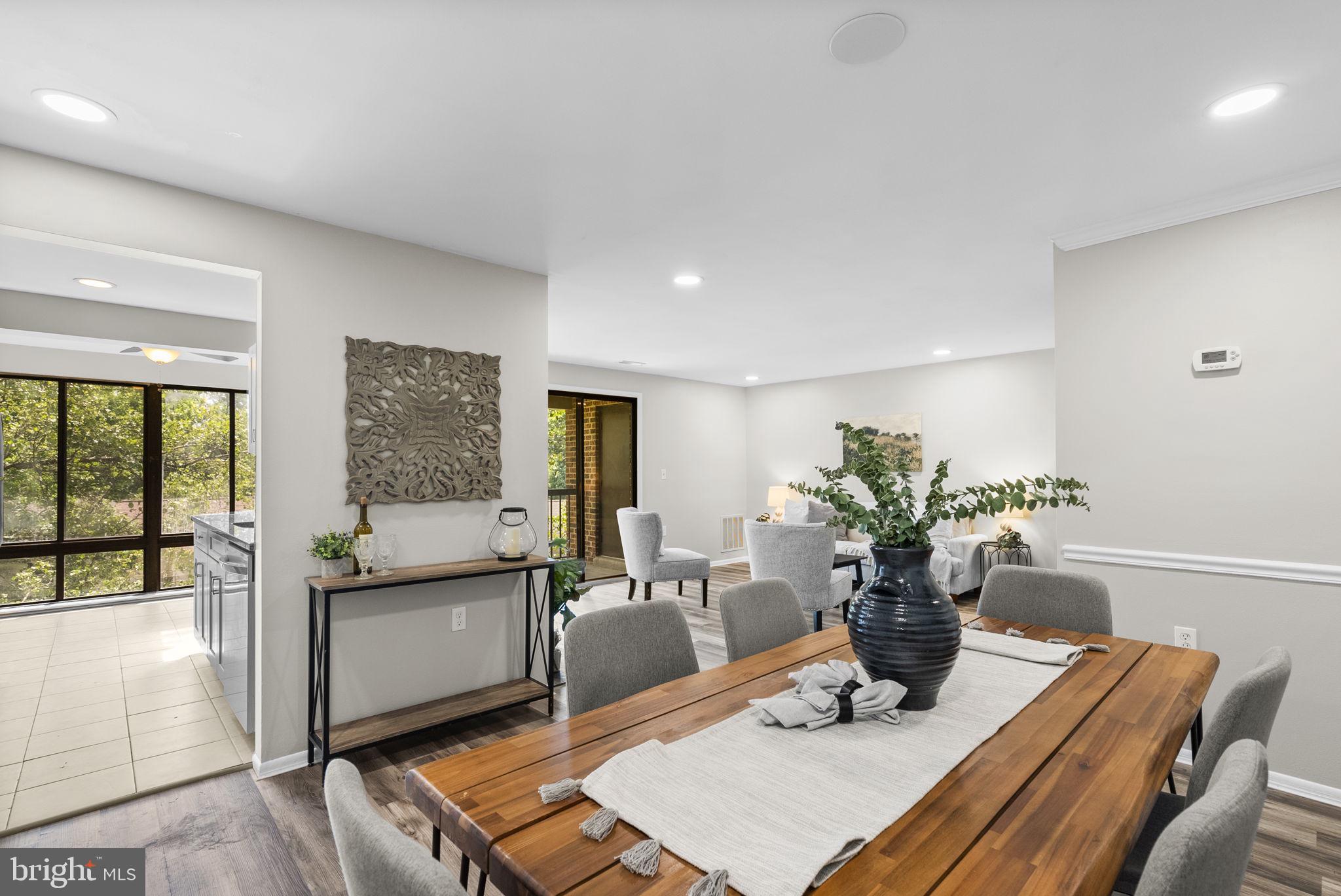 FARMINGDALE - Residential