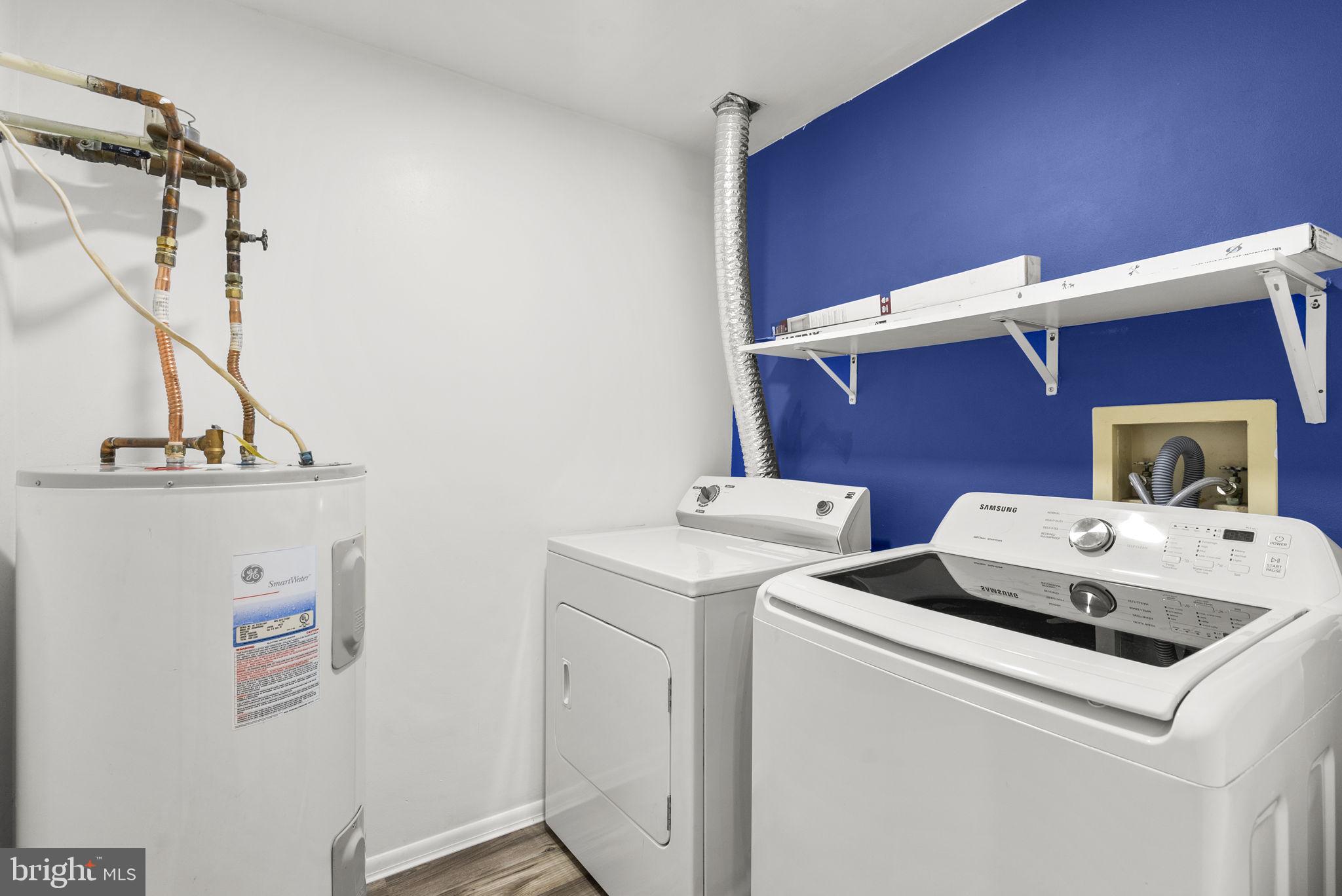 FARMINGDALE - Residential