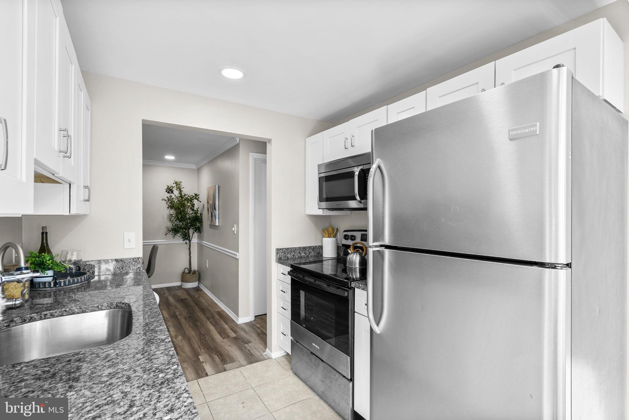 FARMINGDALE - Residential