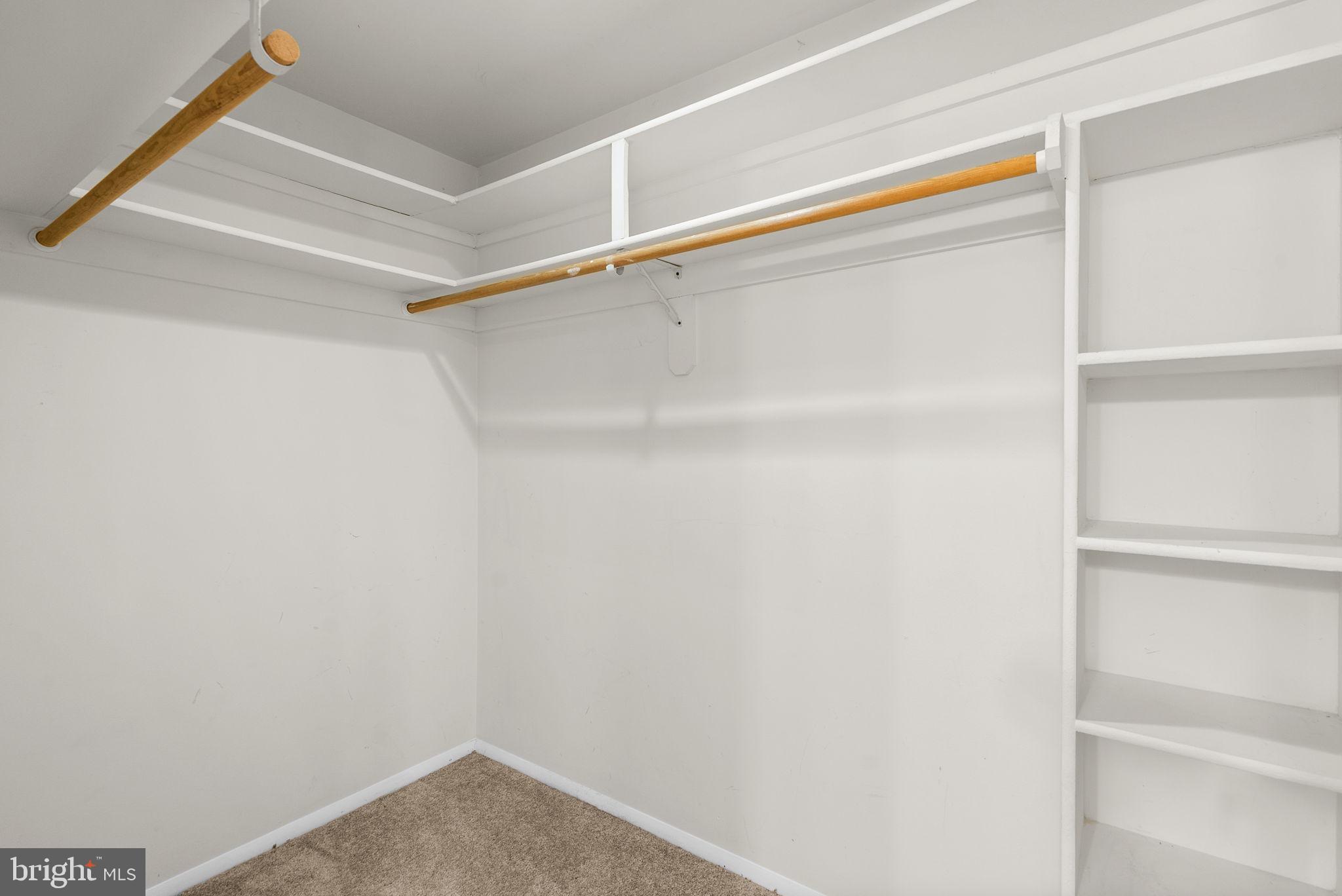 FARMINGDALE - Residential