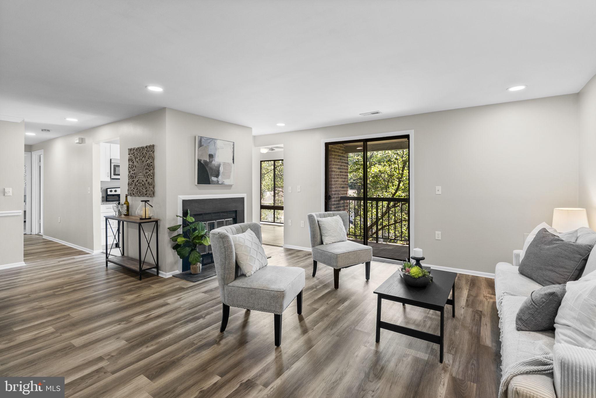 FARMINGDALE - Residential