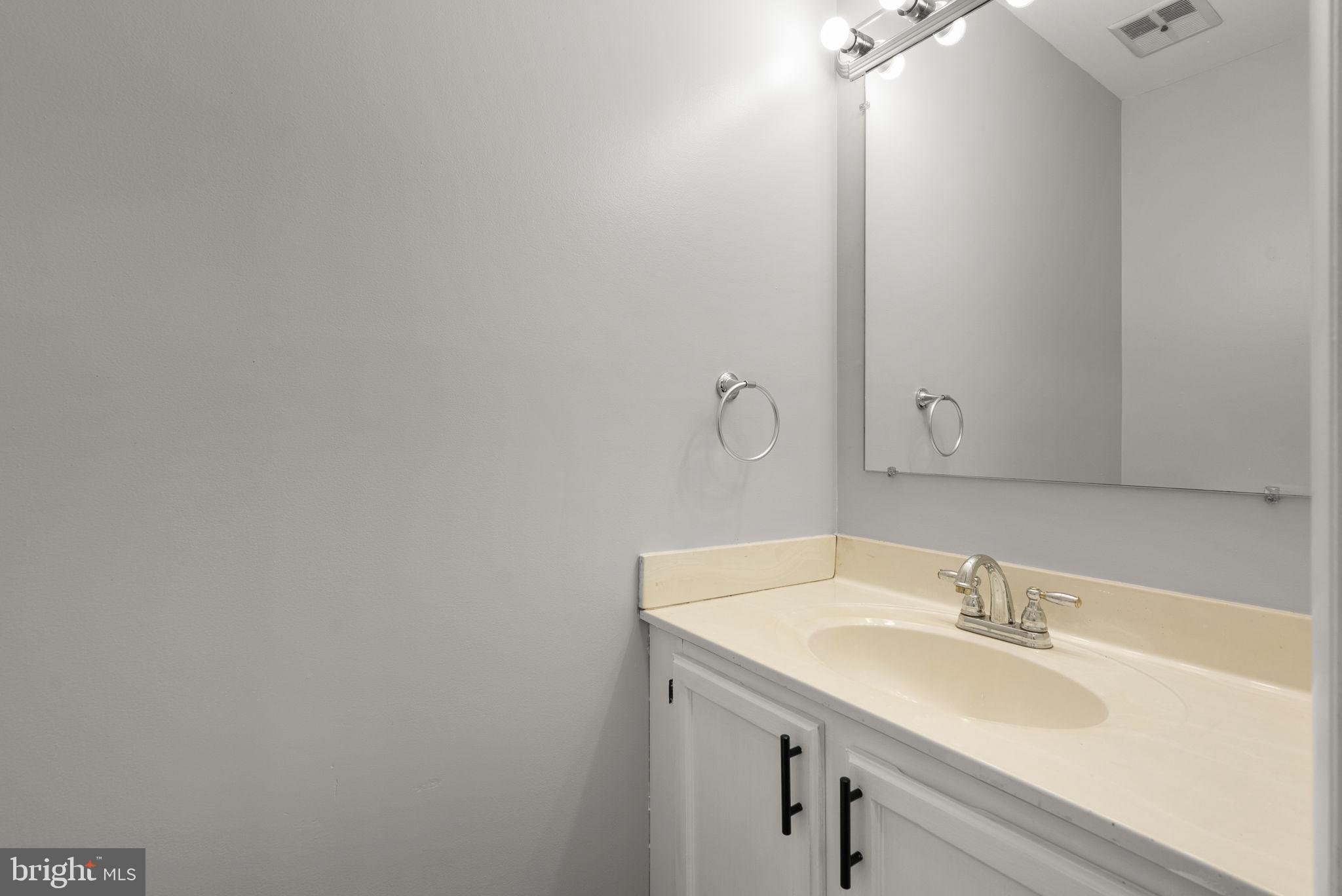 SENECA PARK - Residential Lease